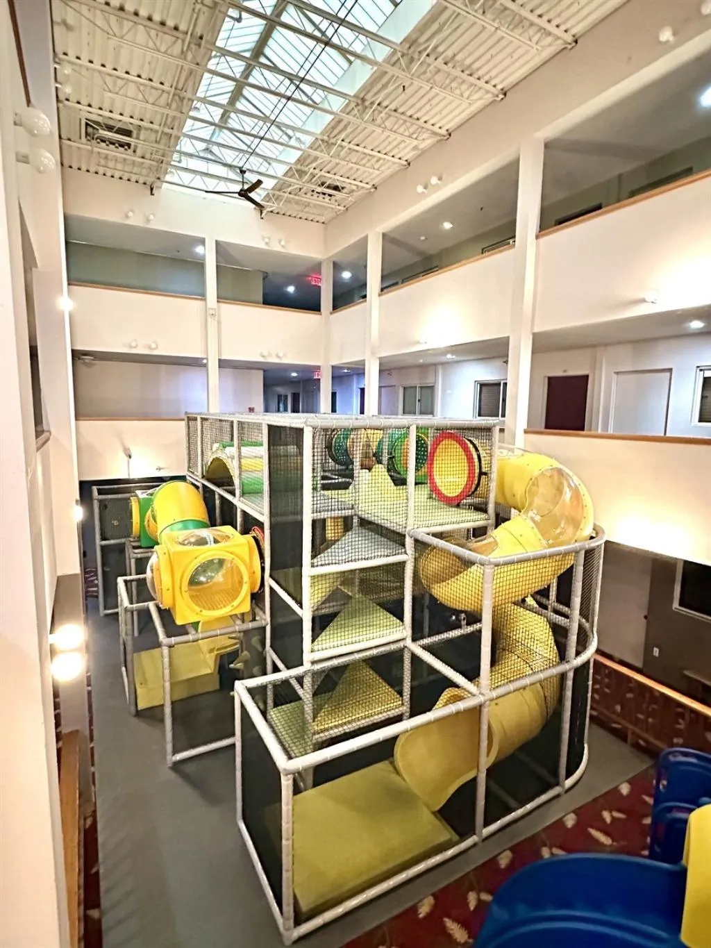 Snowshoe Ski-InSki-Out Steps to Ballhooter Lift Mountain Lodge Condo