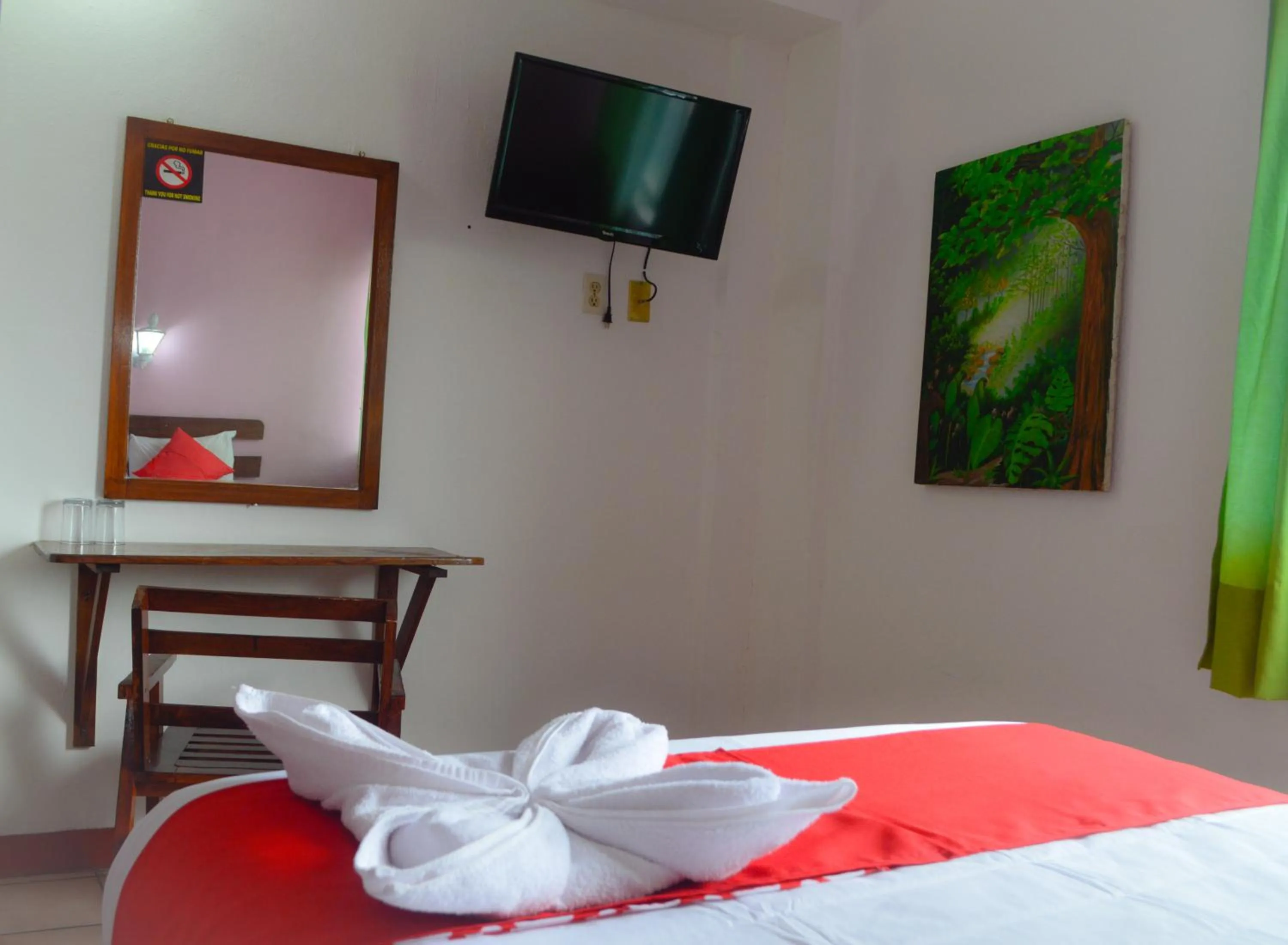 TV and multimedia, Bed in Hotel Kashlan Palenque