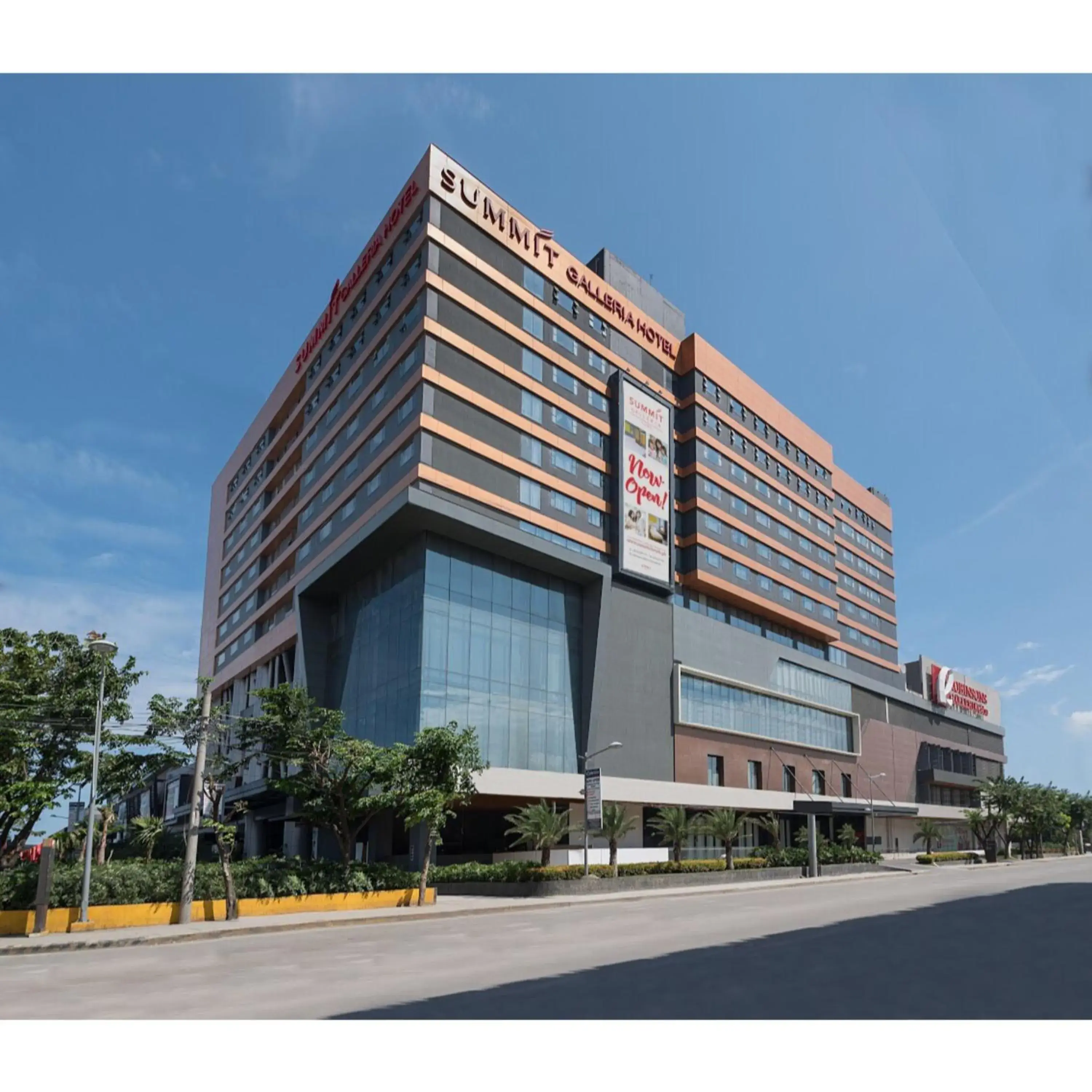 Property building in Summit Galleria Cebu Property building in Summit Galleria Cebu