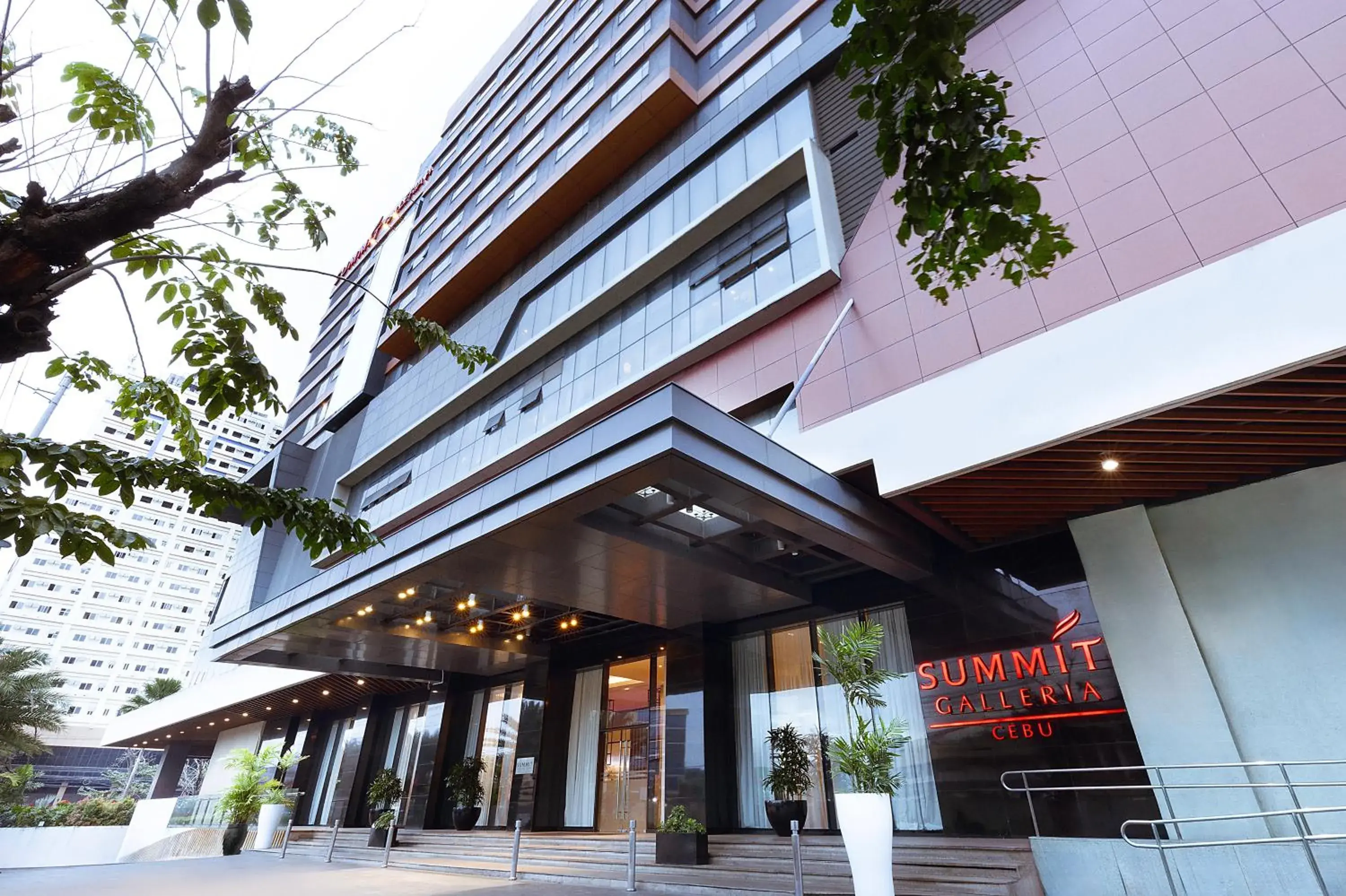 Property building in Summit Galleria Cebu Property building in Summit Galleria Cebu