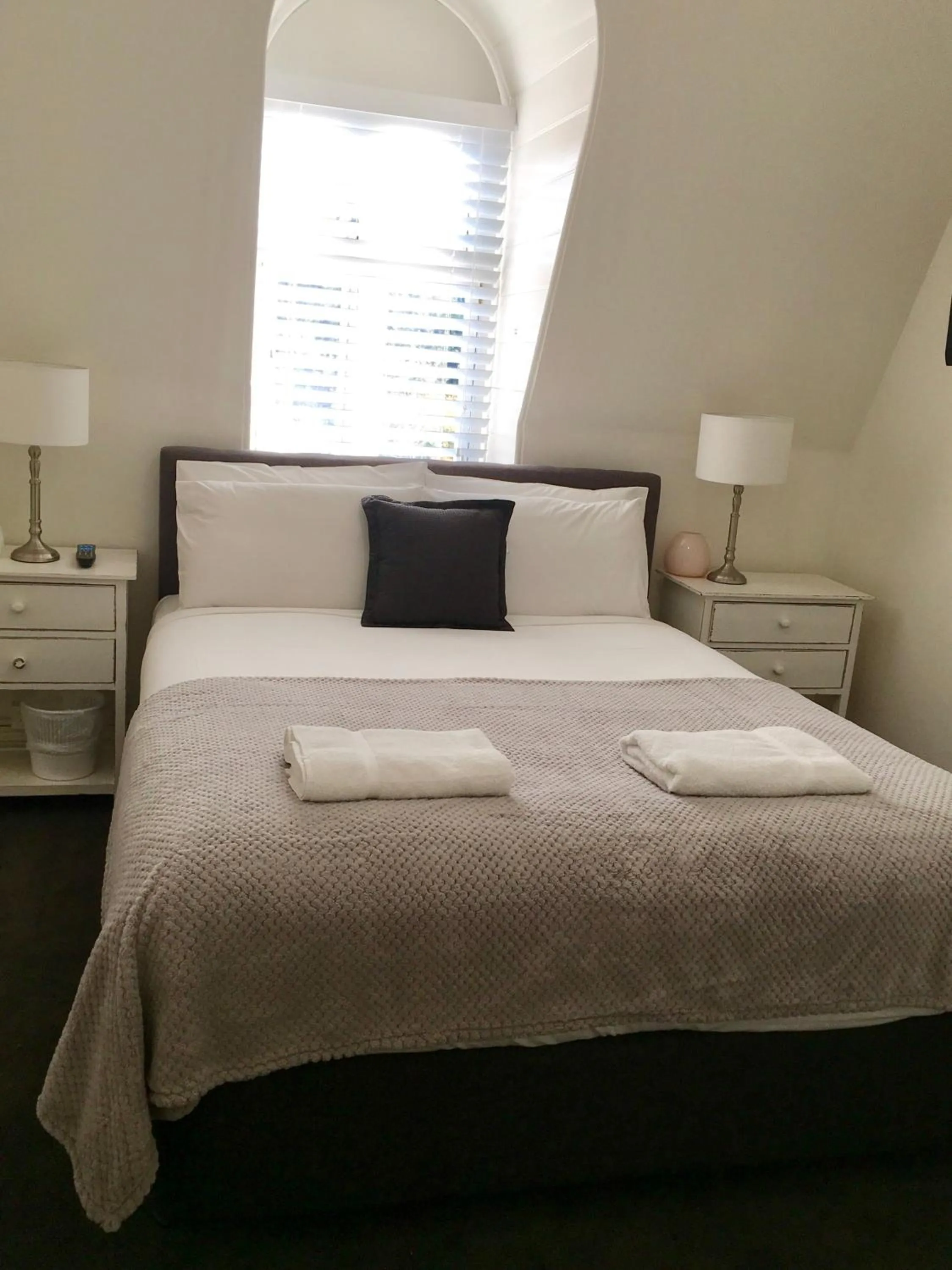 Bed in Grand Hotel Healesville