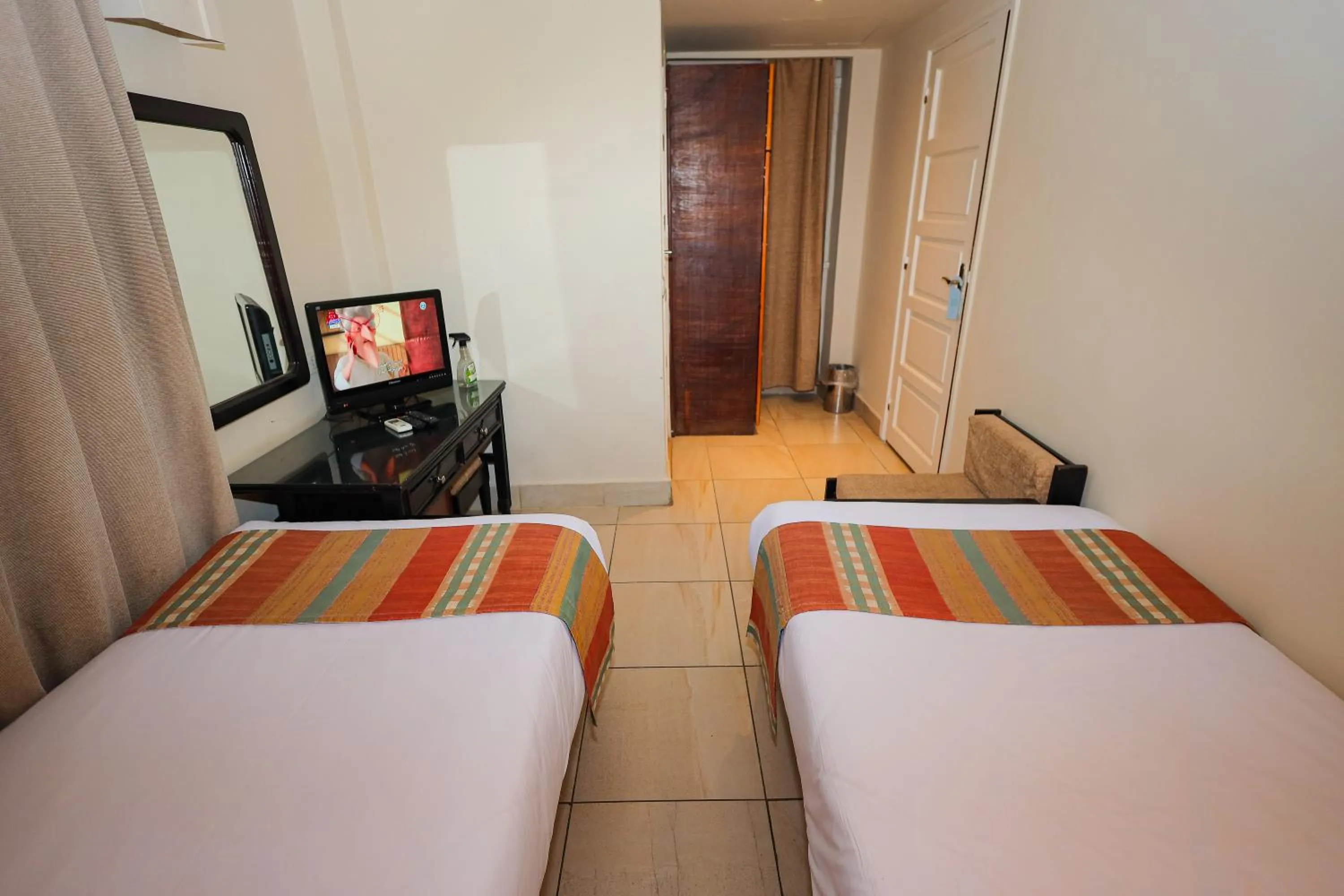 Photo of the whole room, Bed in Hapi Hotel