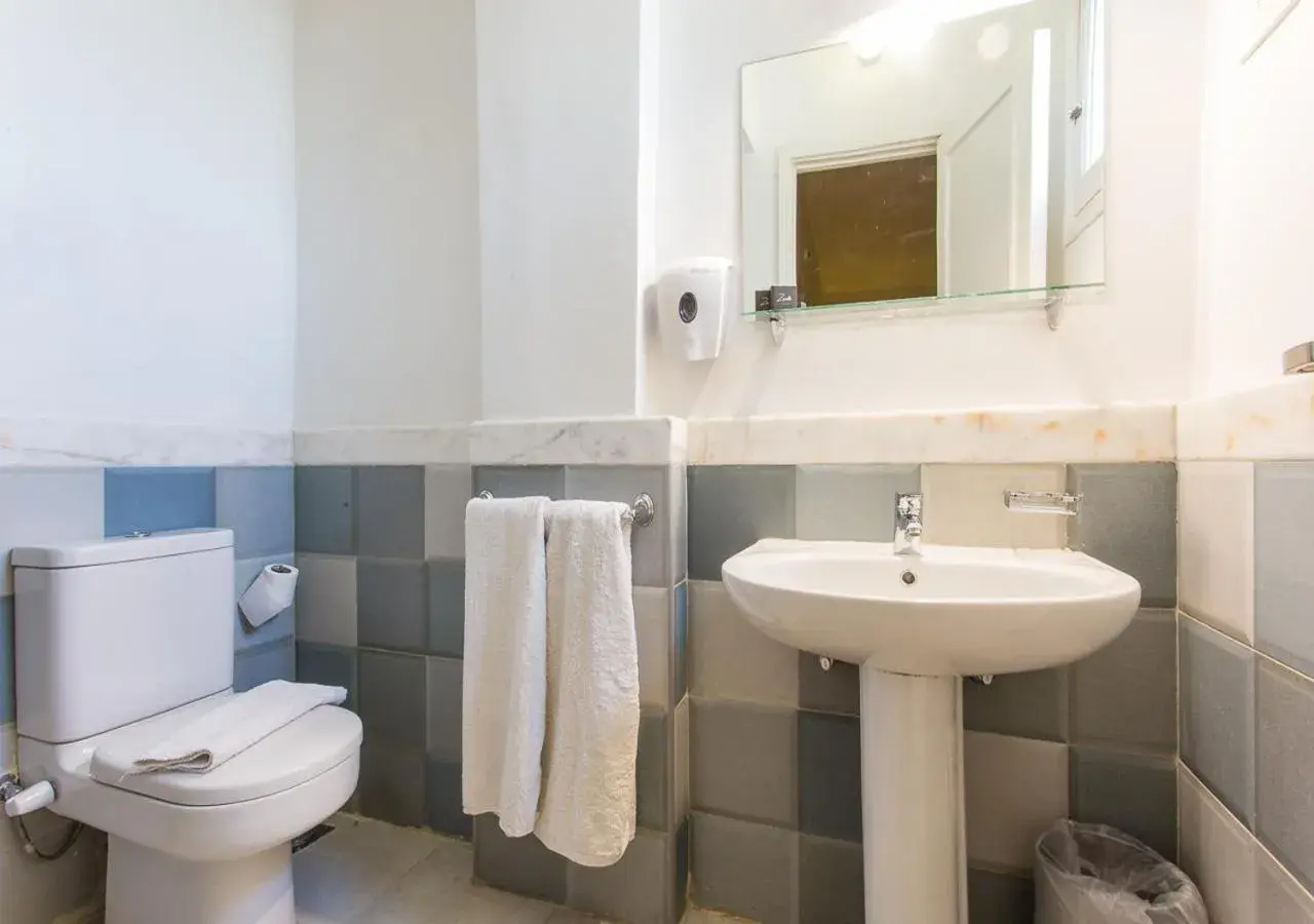 Bathroom in Hapi Hotel Bathroom in Hapi Hotel