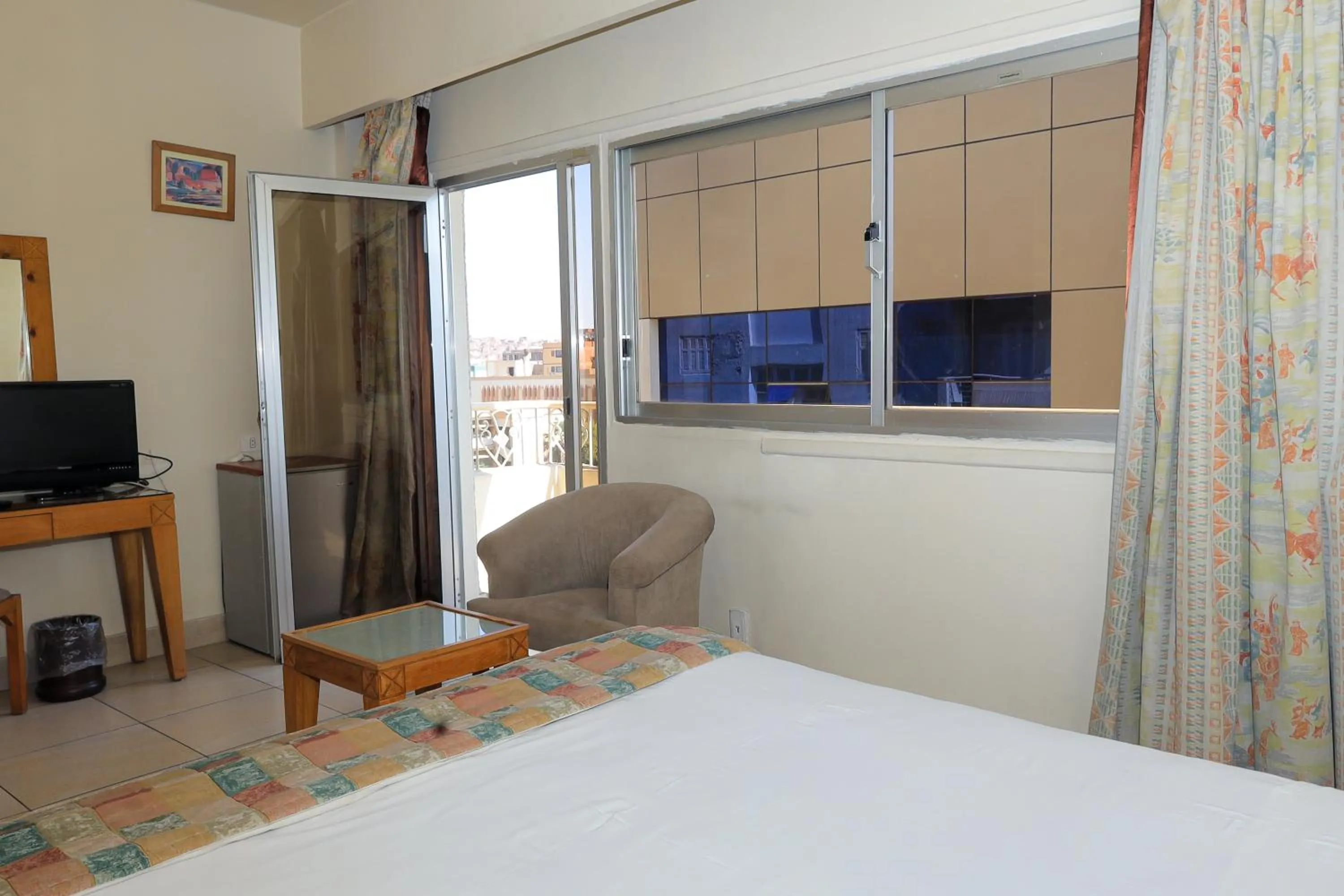 Photo of the whole room, Bed in Hapi Hotel