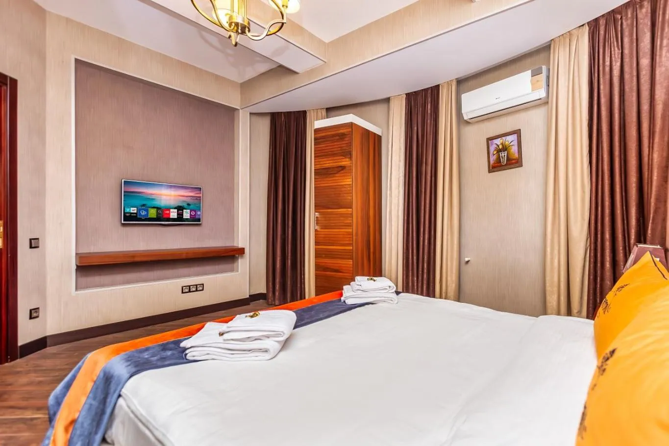 Photo of the whole room, Bed in Manor Luxury Hotel Baku