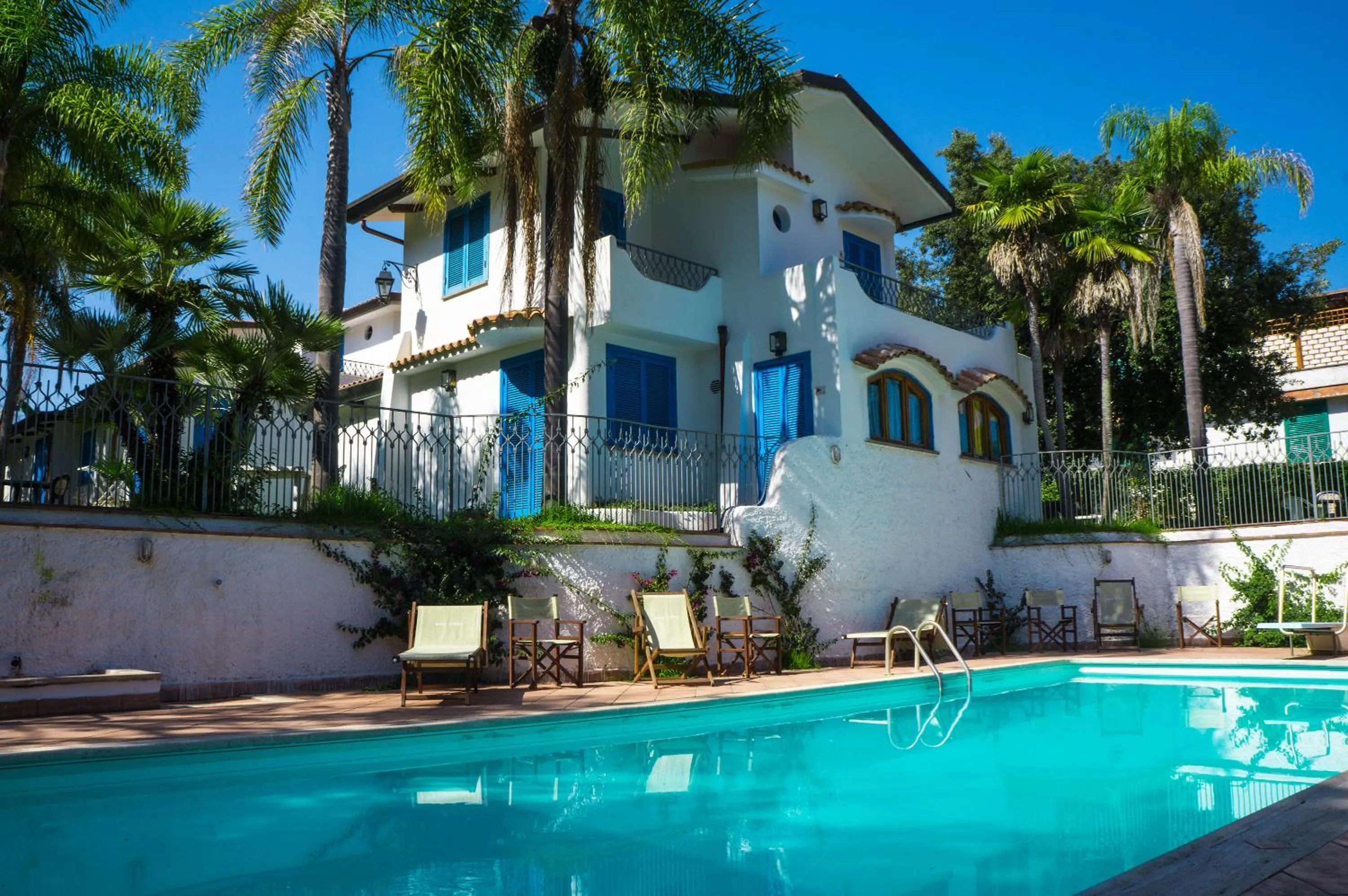 Property building in Baia D'Oro