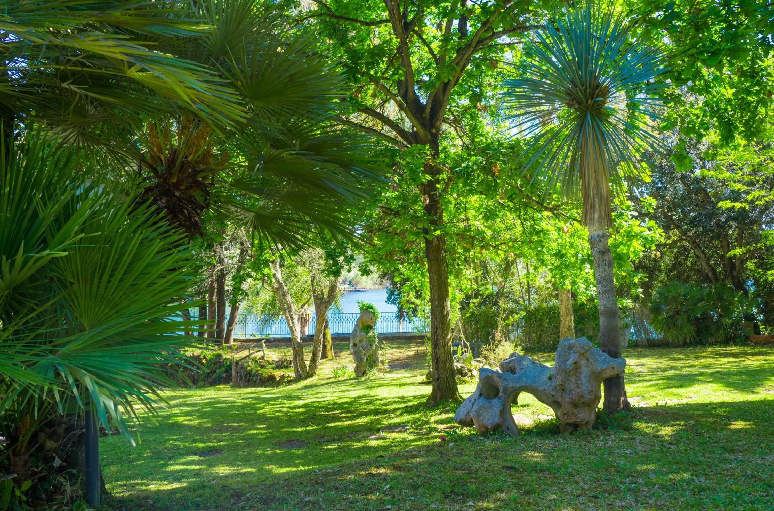 Garden in Baia D'Oro