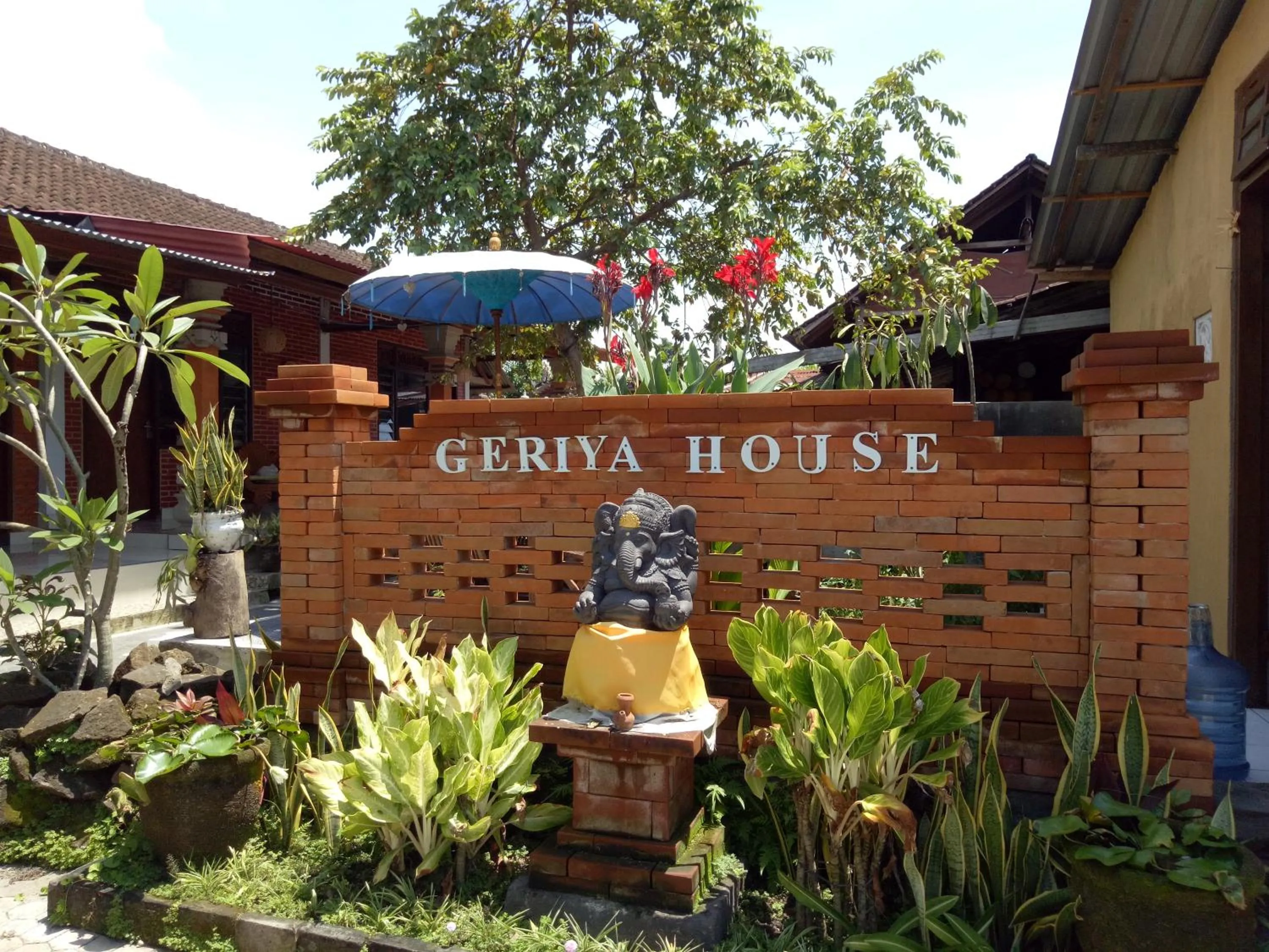 Neighbourhood in Geriya House
