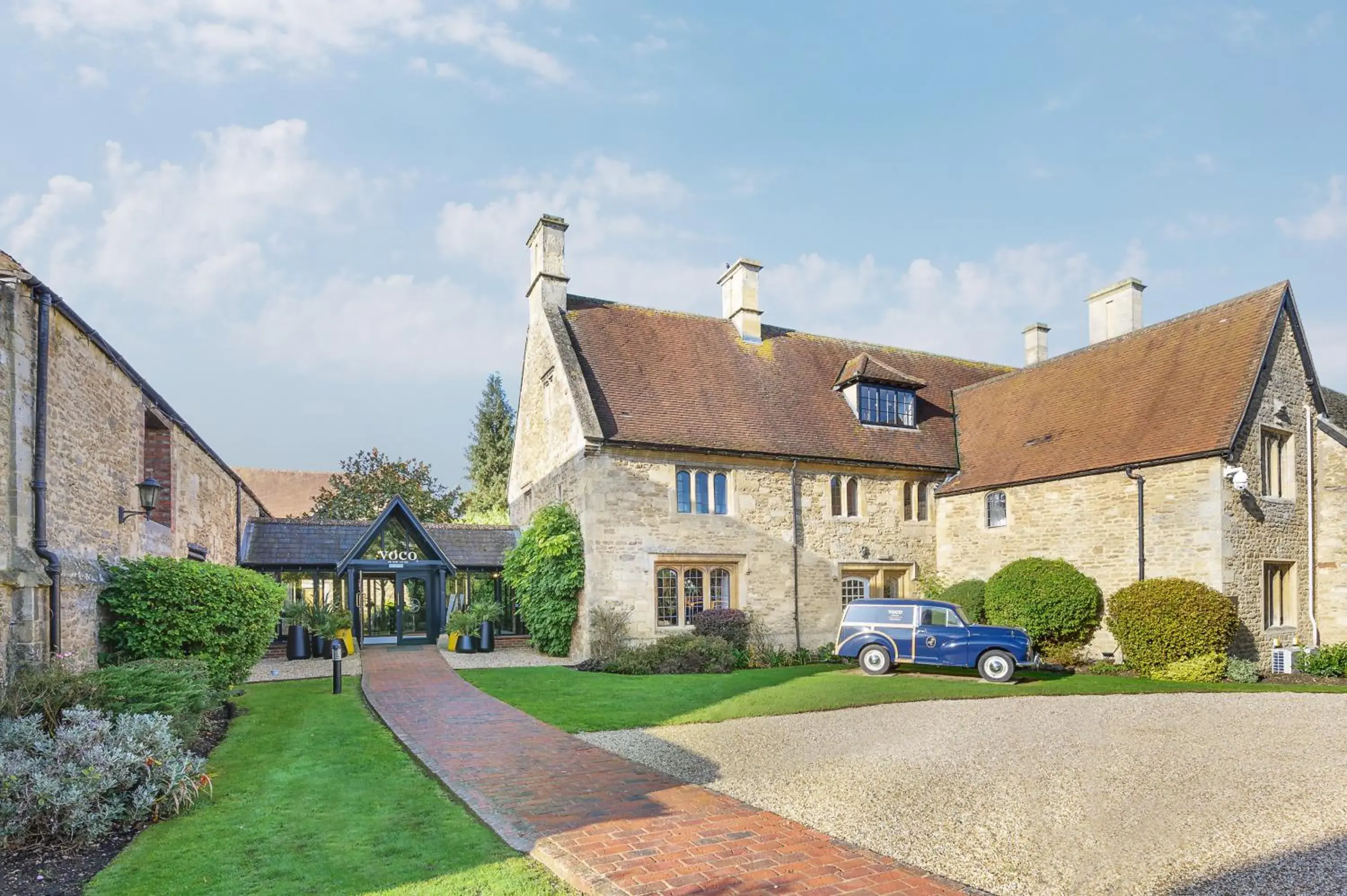 Property building in voco Oxford Thames by IHG Property building in voco Oxford Thames by IHG