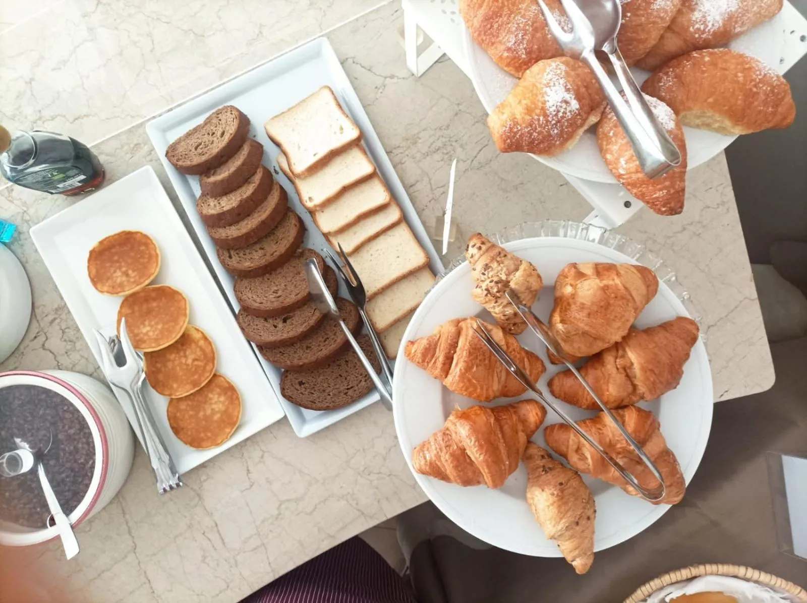 Food and drinks in Hotel Ascot