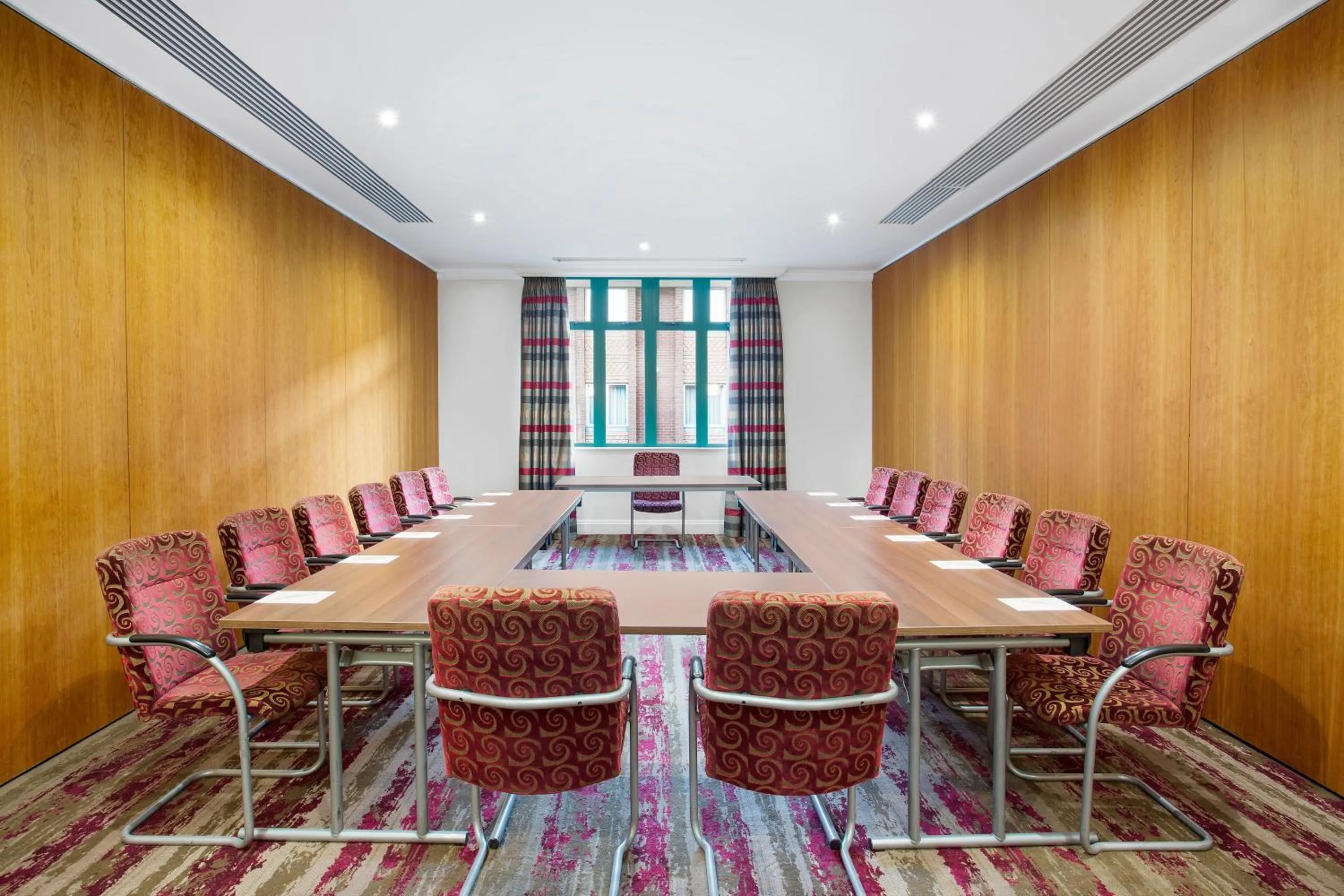 Meeting/conference room in Leonardo Hotel East Midlands Airport - On-Site