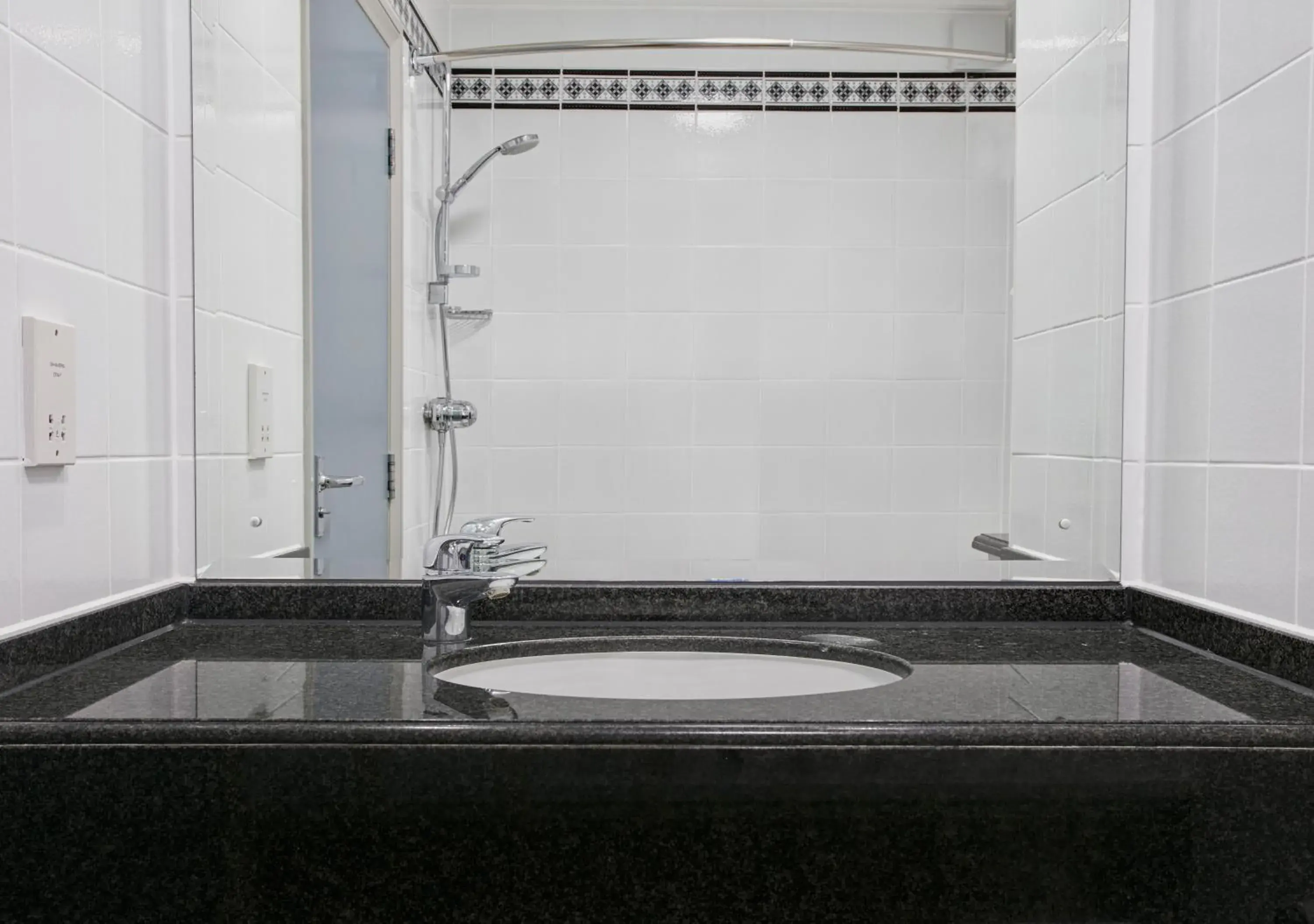 Bathroom in Leonardo Hotel East Midlands Airport - On-Site Bathroom in Leonardo Hotel East Midlands Airport - On-Site