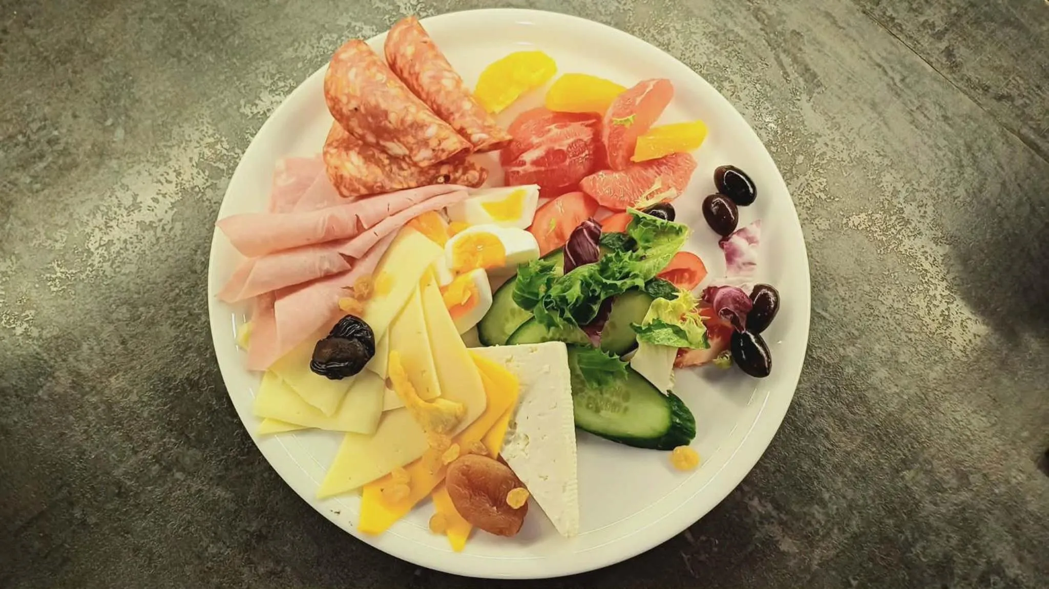 Continental breakfast in All Seasons Residence Design Hotel - Free parking