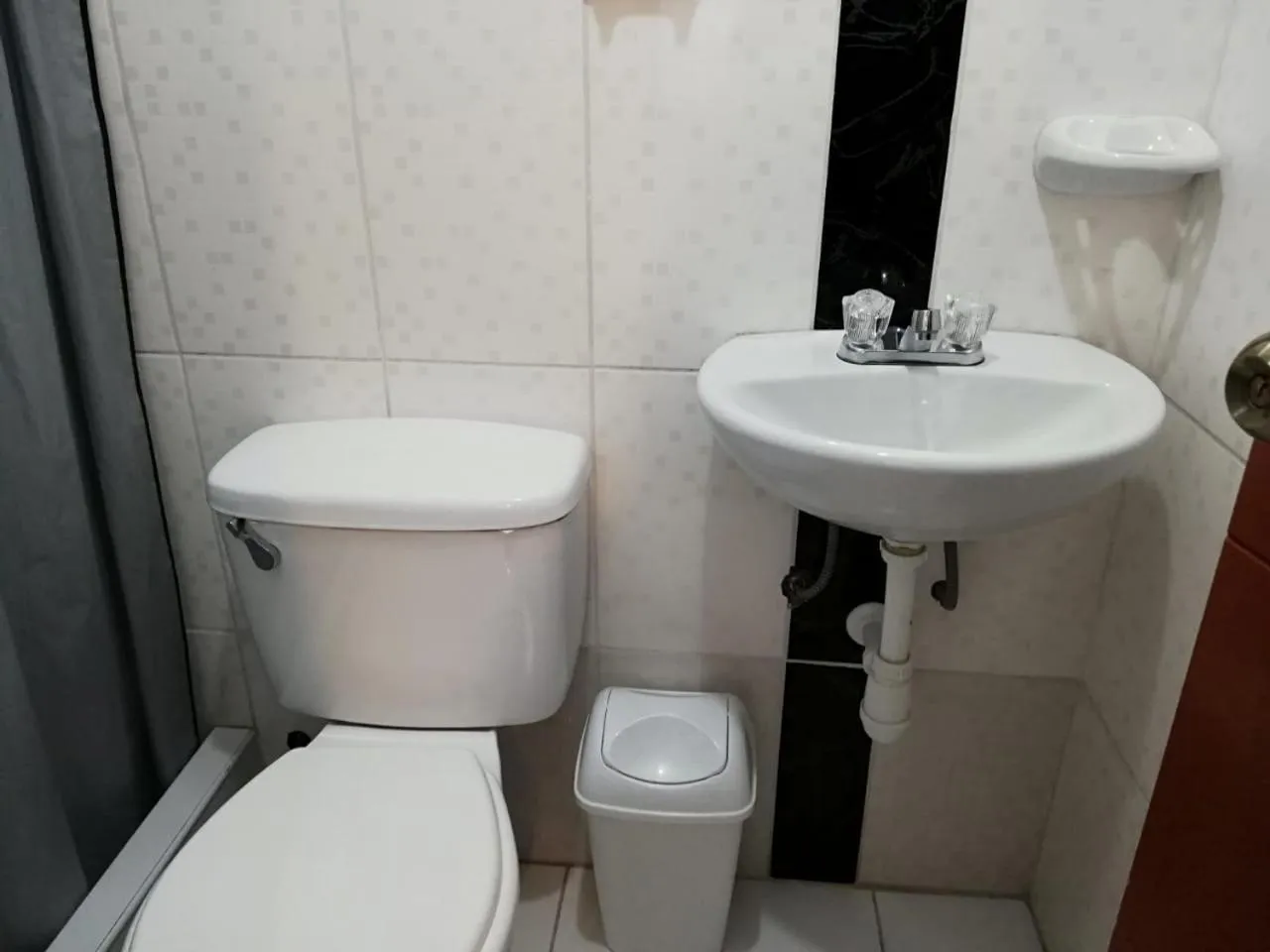 Toilet in Bon Repos Arequipa