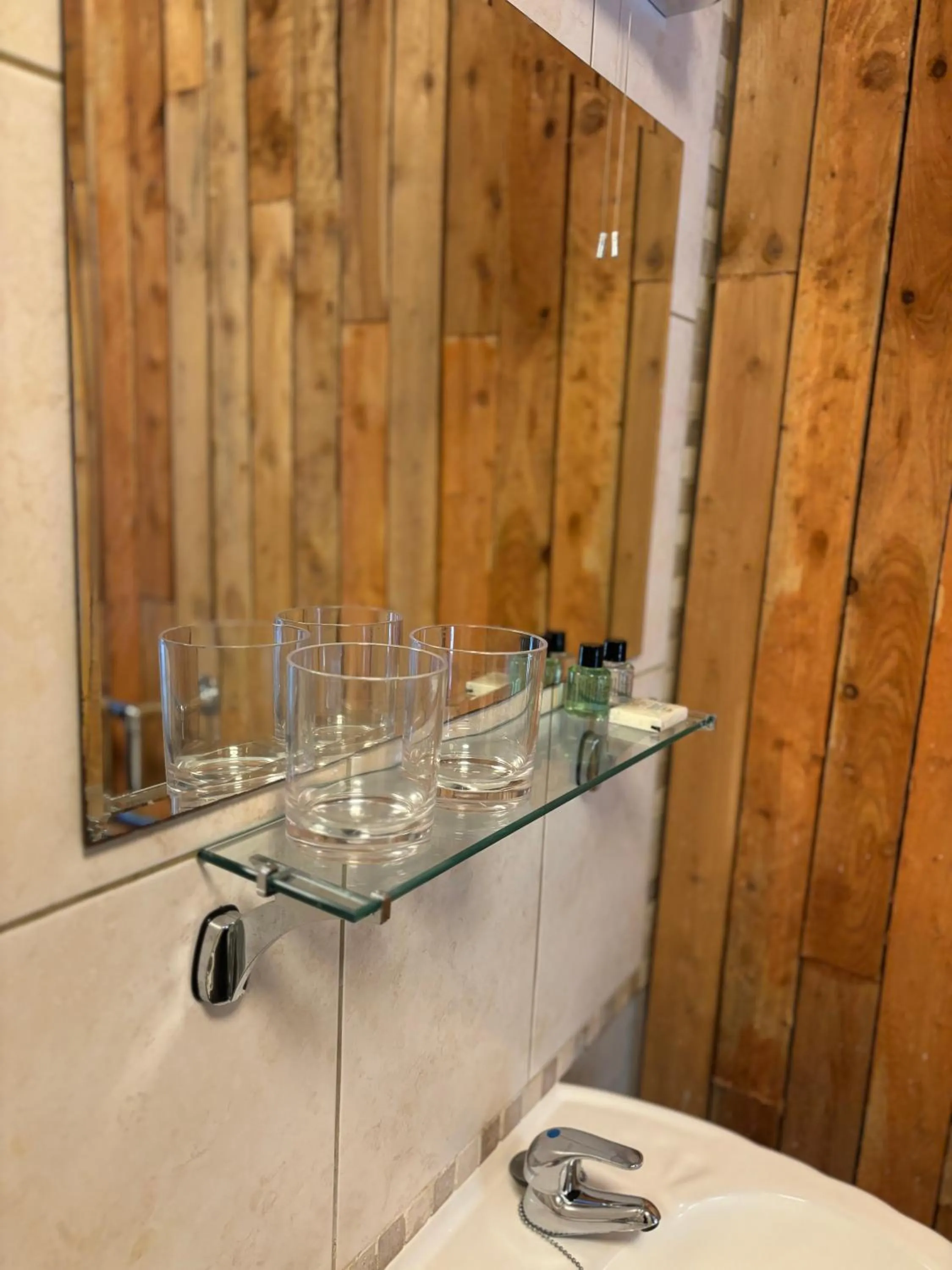 Bathroom in The George Hotel