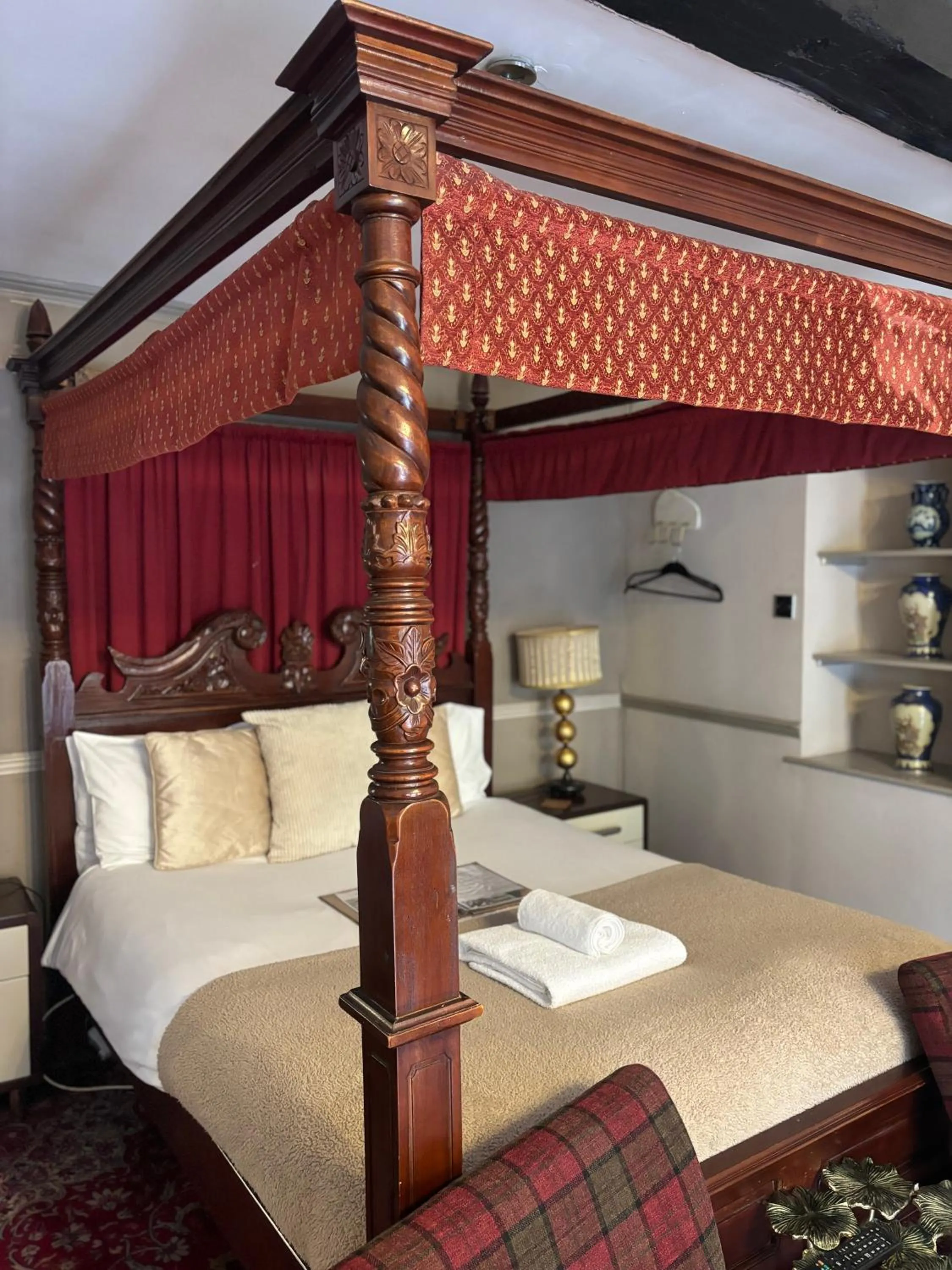 Bed in The George Hotel