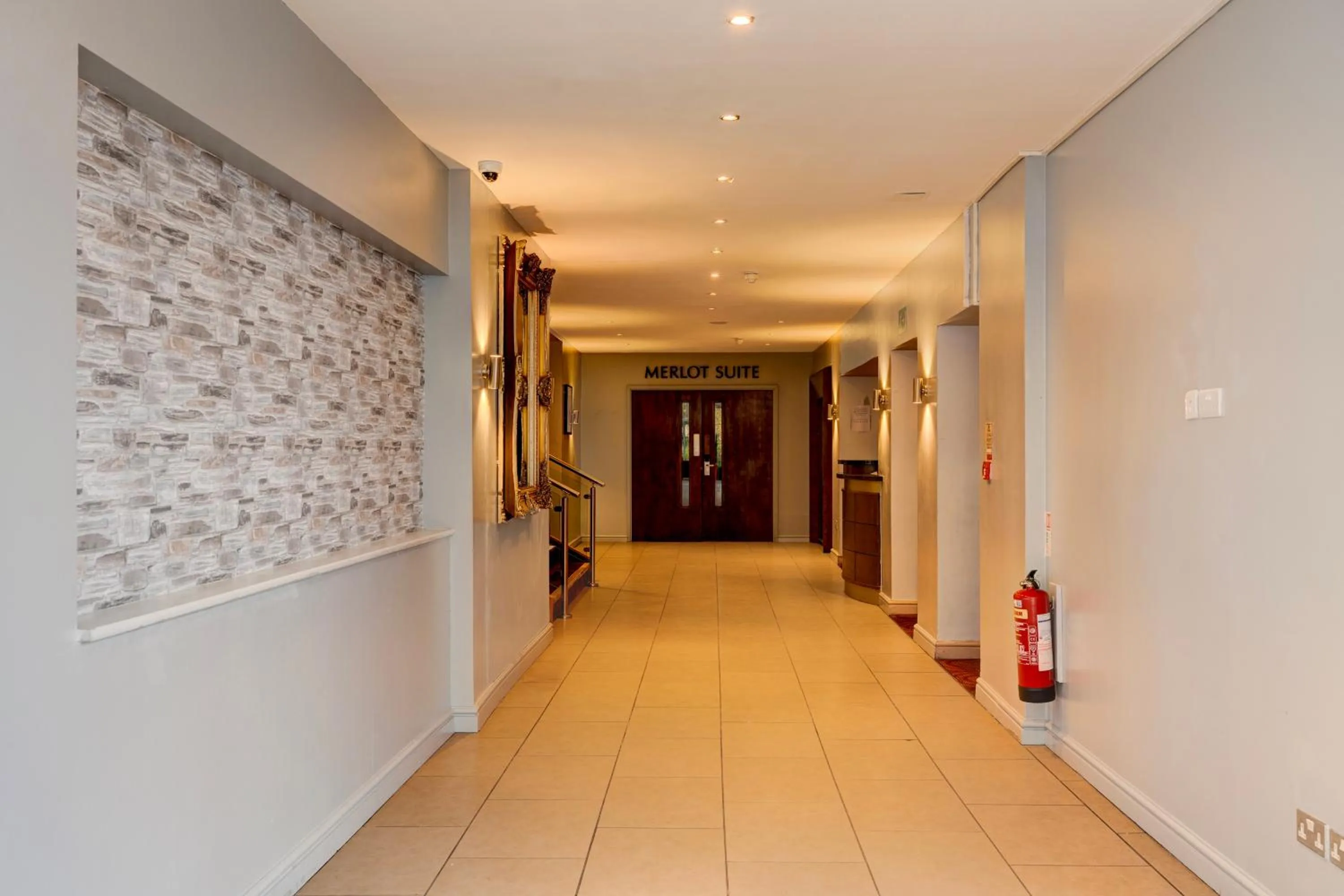 Manchester Airport Stanley Hotel by Belvilla