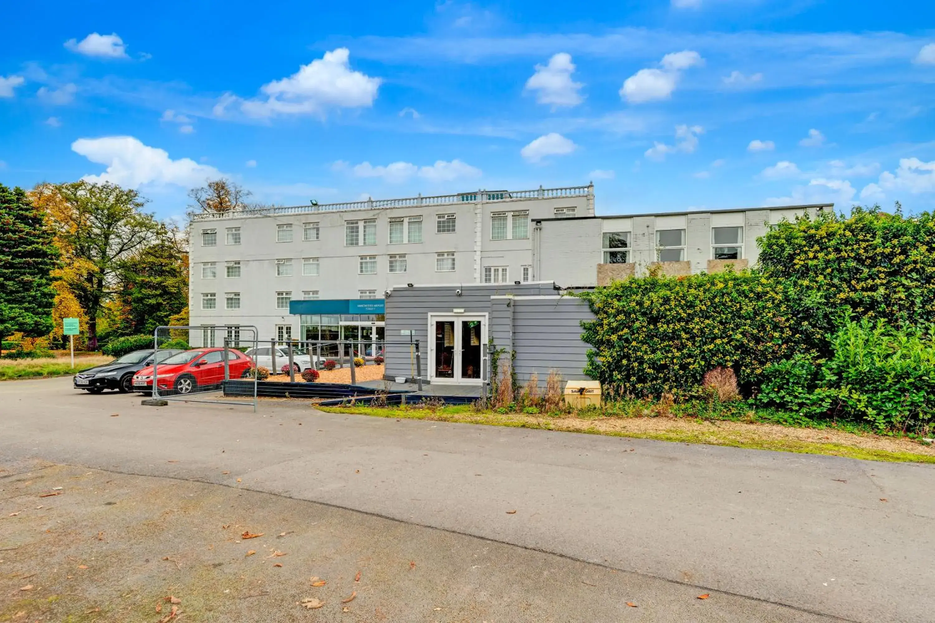 Property building in Manchester Airport Stanley Hotel by Belvilla Property building in Manchester Airport Stanley Hotel by Belvilla