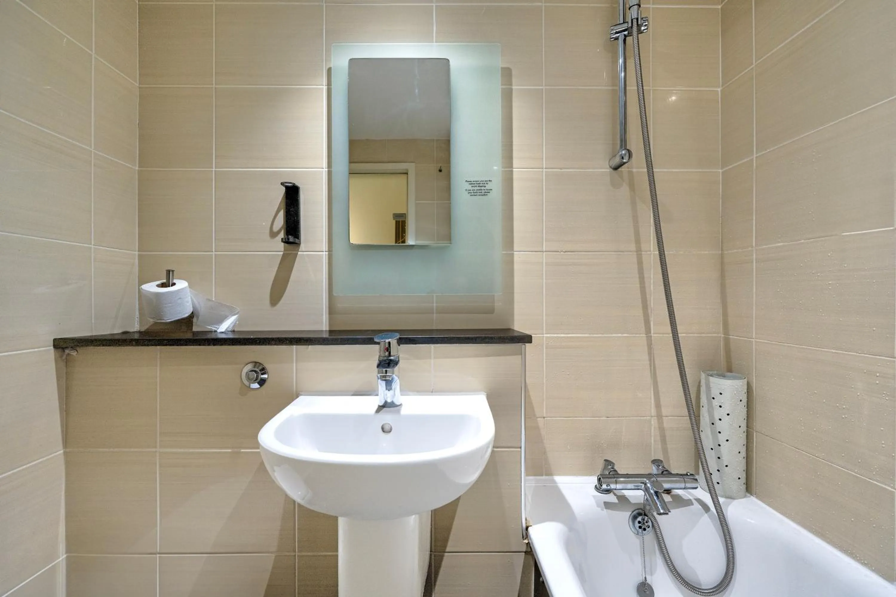 Manchester Airport Stanley Hotel by Belvilla