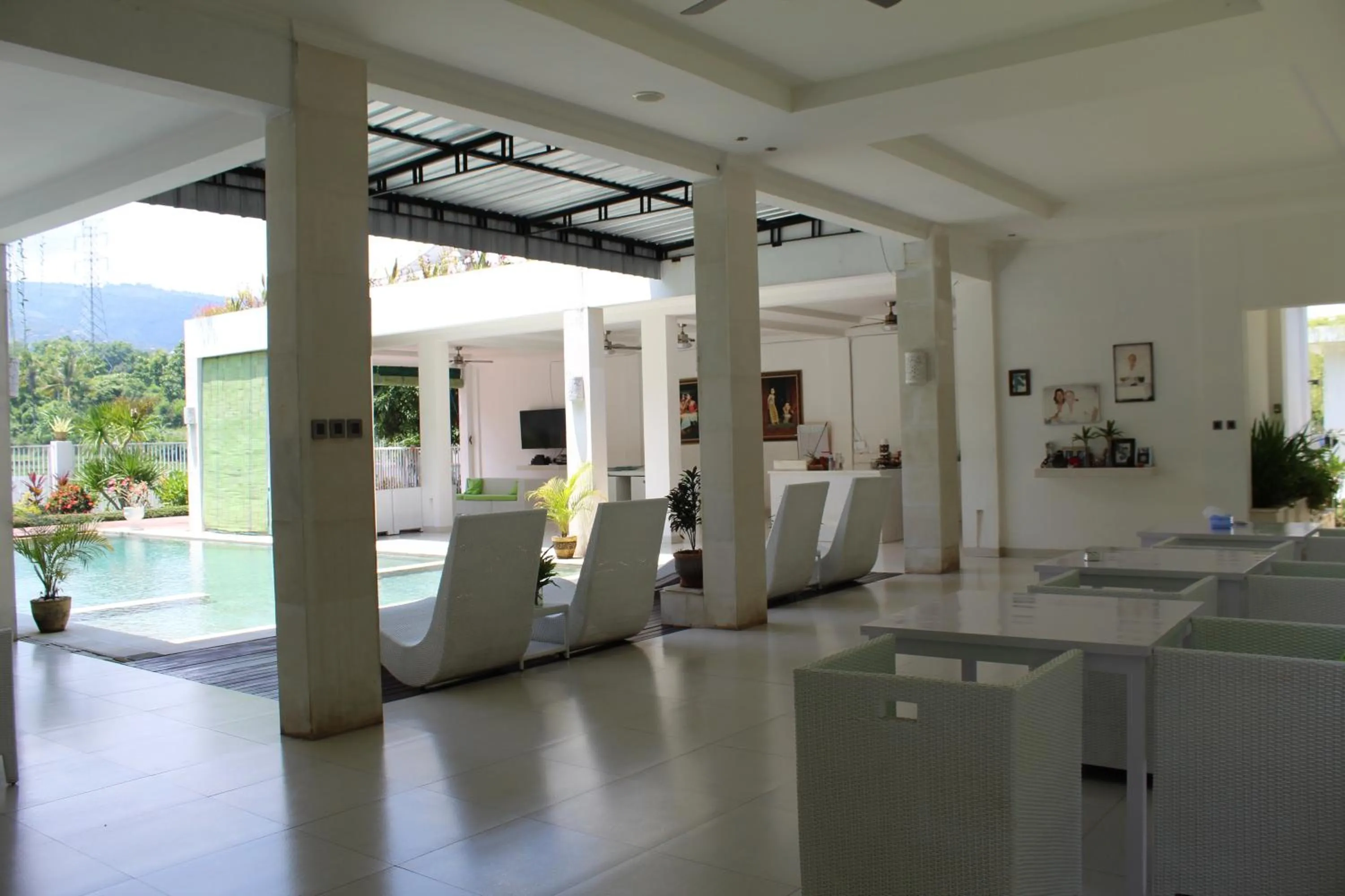 Villa Putih Lovina