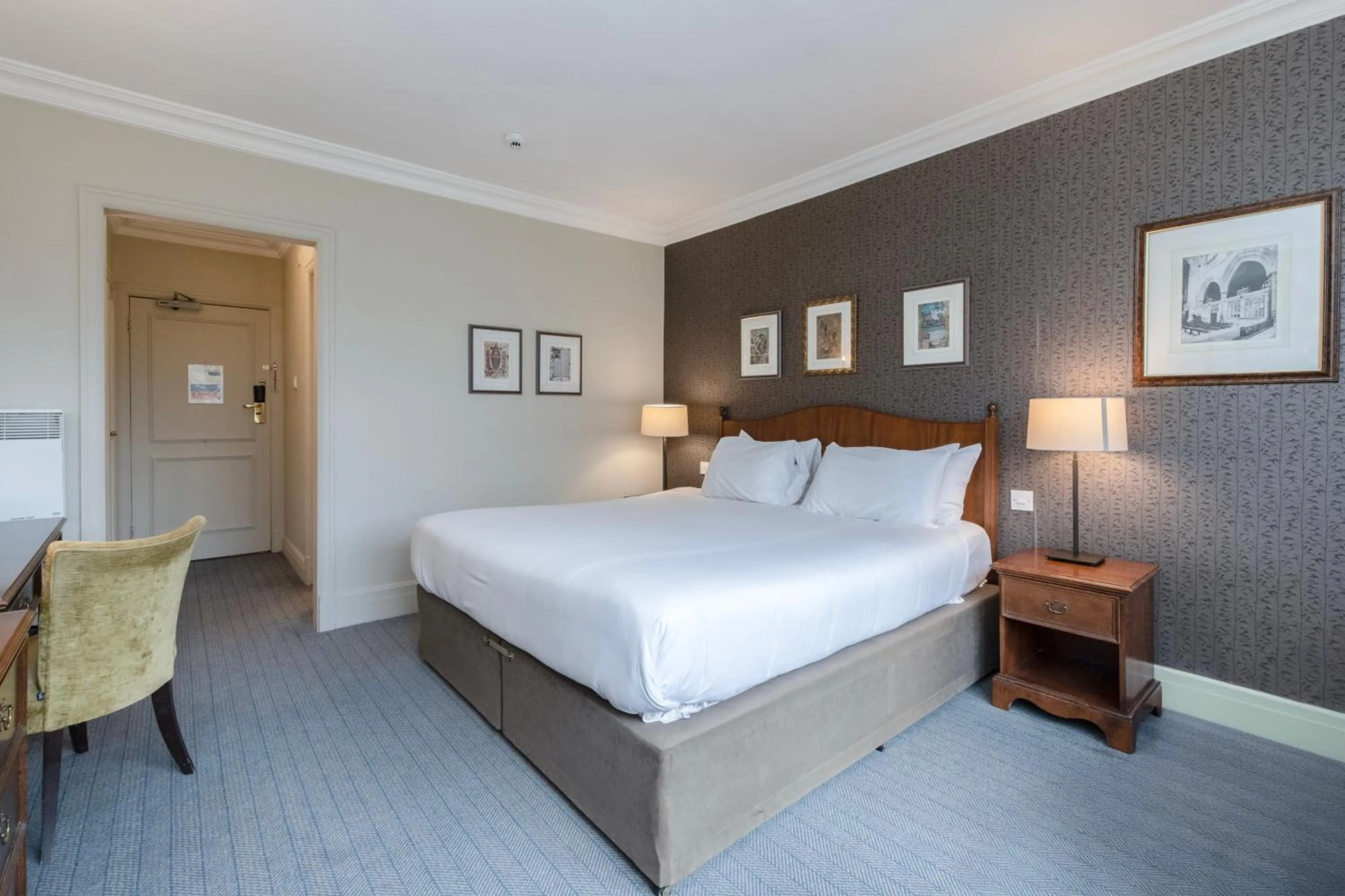 Bedroom, Bed in Winchester Wessex Hotel by Sunday