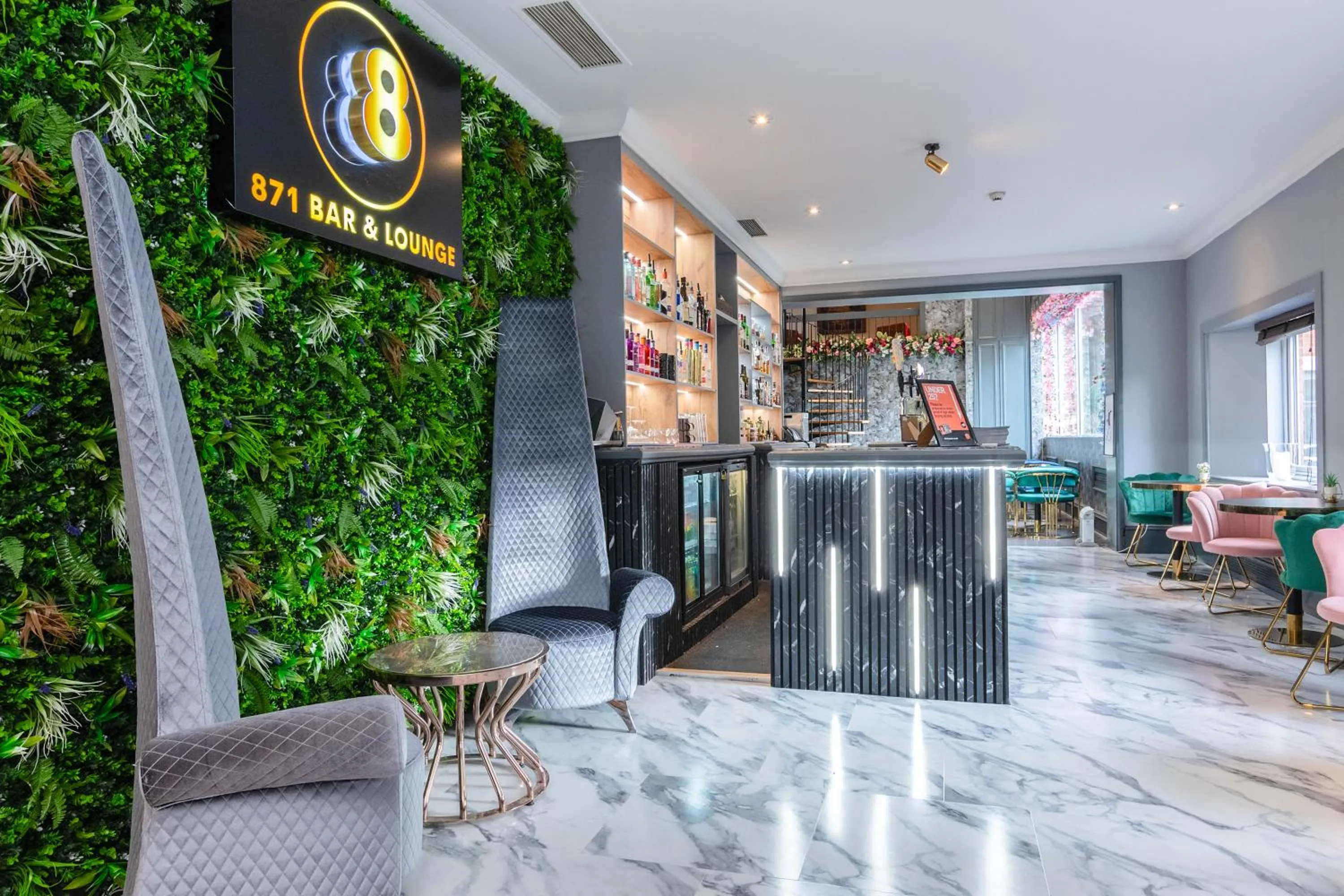 Lounge or bar in Winchester Wessex Hotel by Sunday