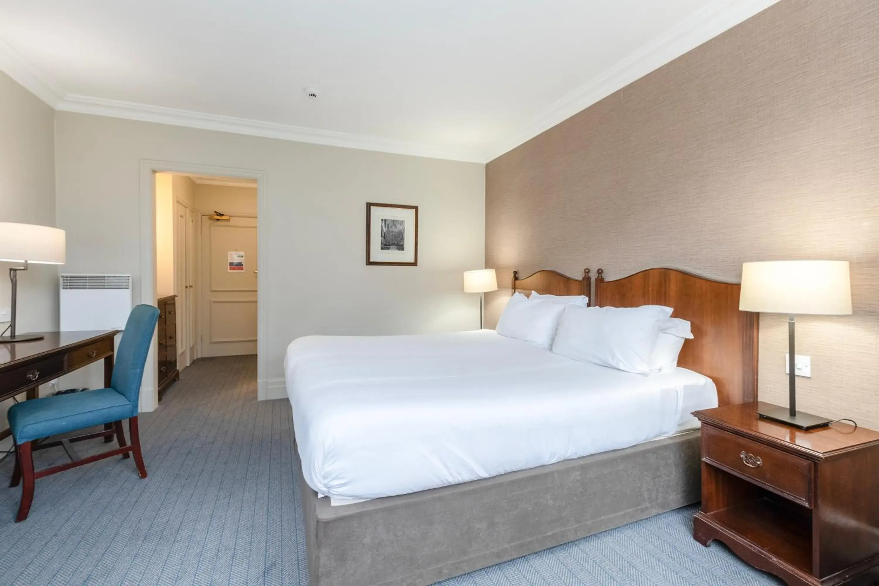 Bedroom, Bed in Winchester Wessex Hotel by Sunday Bedroom, Bed in Winchester Wessex Hotel by Sunday