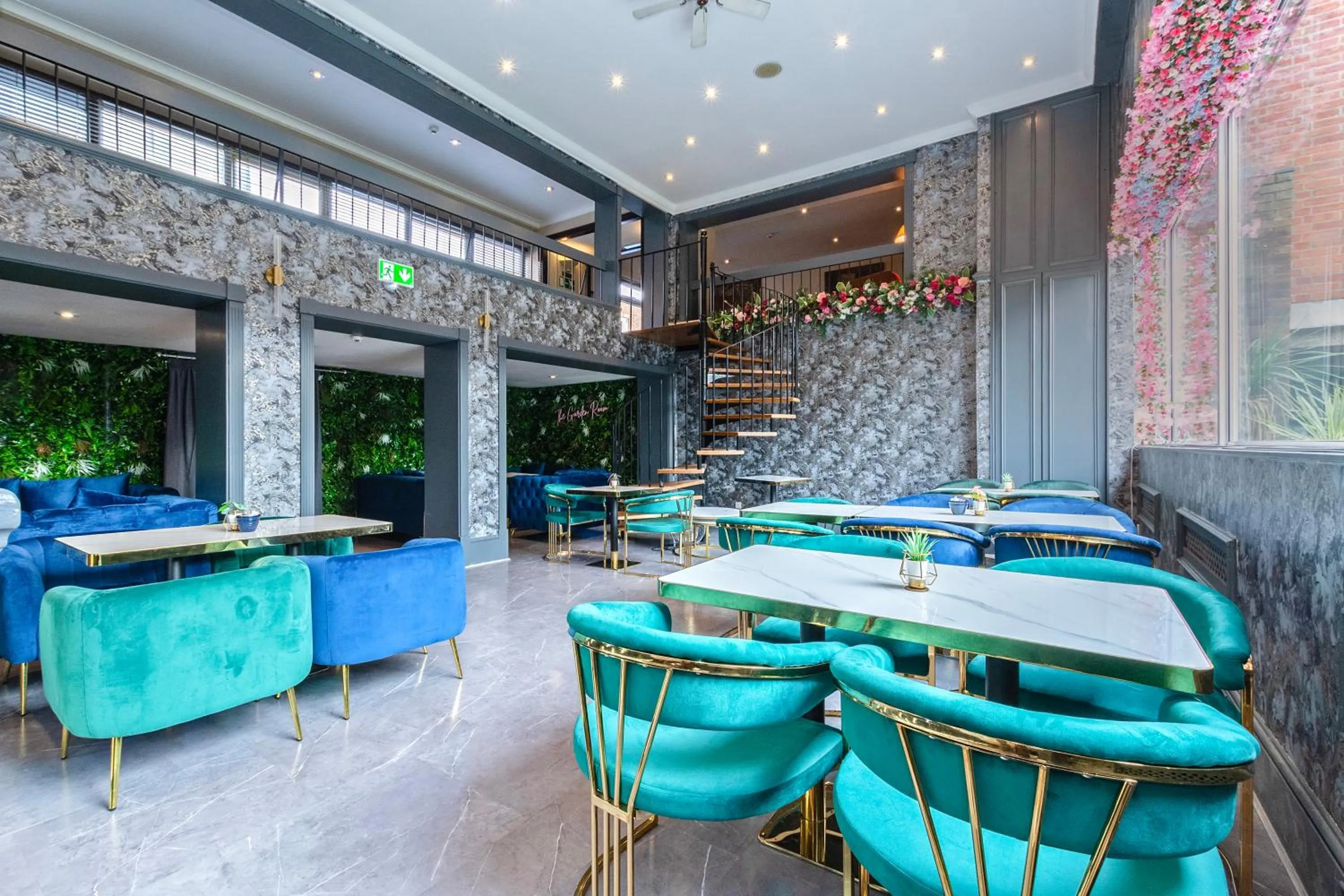 Restaurant/places to eat in Winchester Wessex Hotel by Sunday