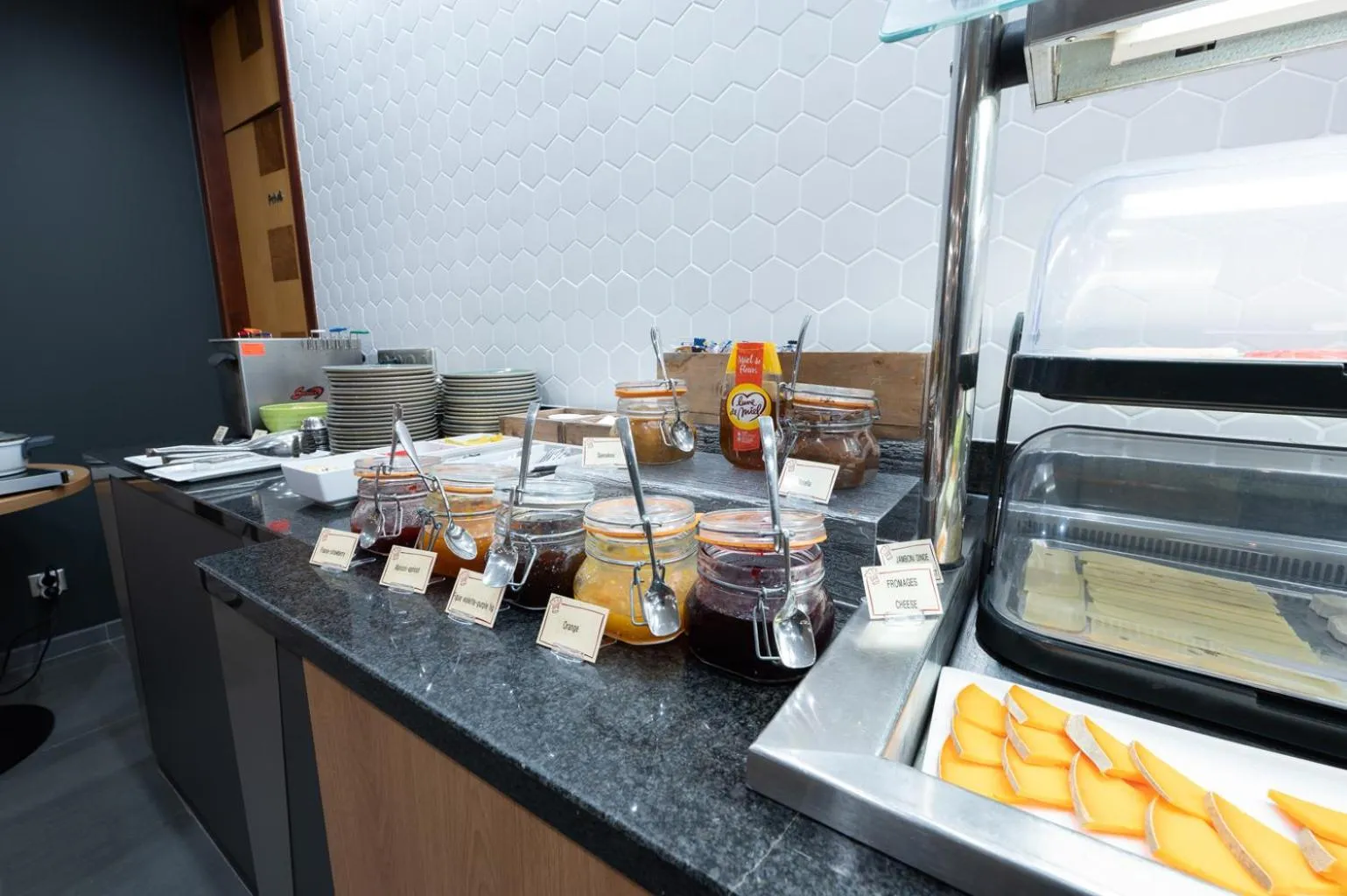 Buffet breakfast in Holiday Inn Calais-Centre by IHG