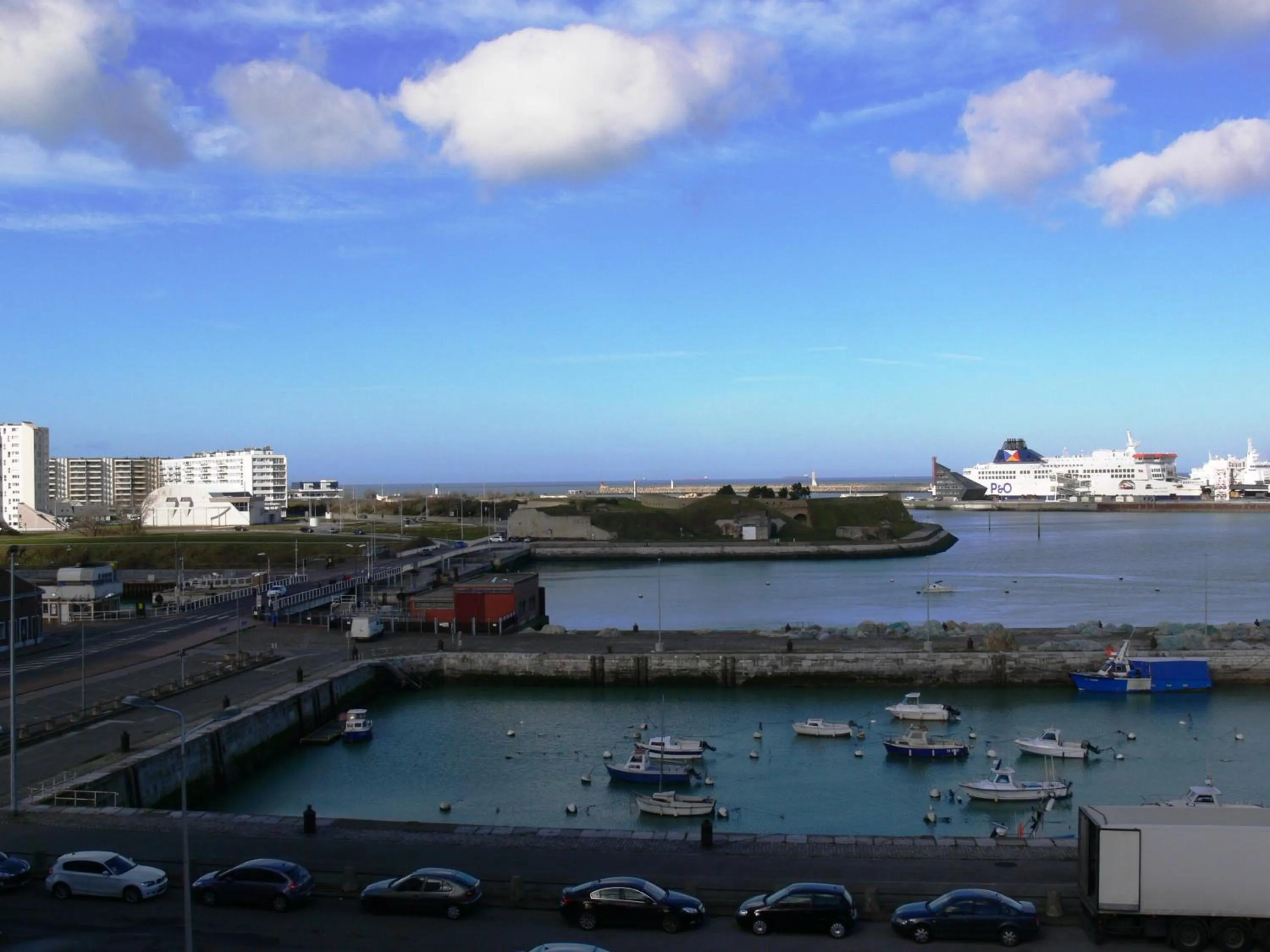 Photo of the whole room in Holiday Inn Calais-Centre by IHG