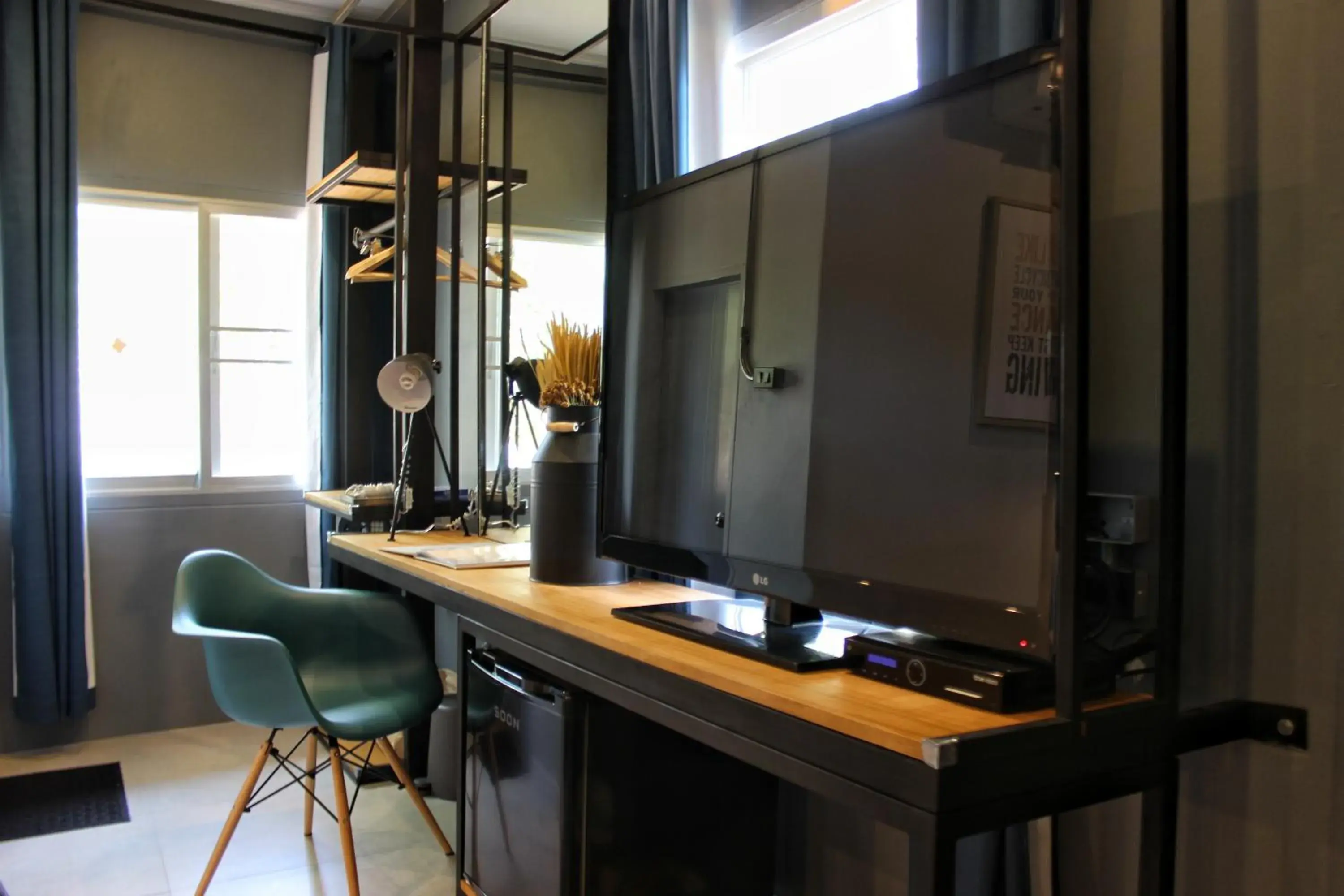 TV and multimedia in Ku at sea TV and multimedia in Ku at sea