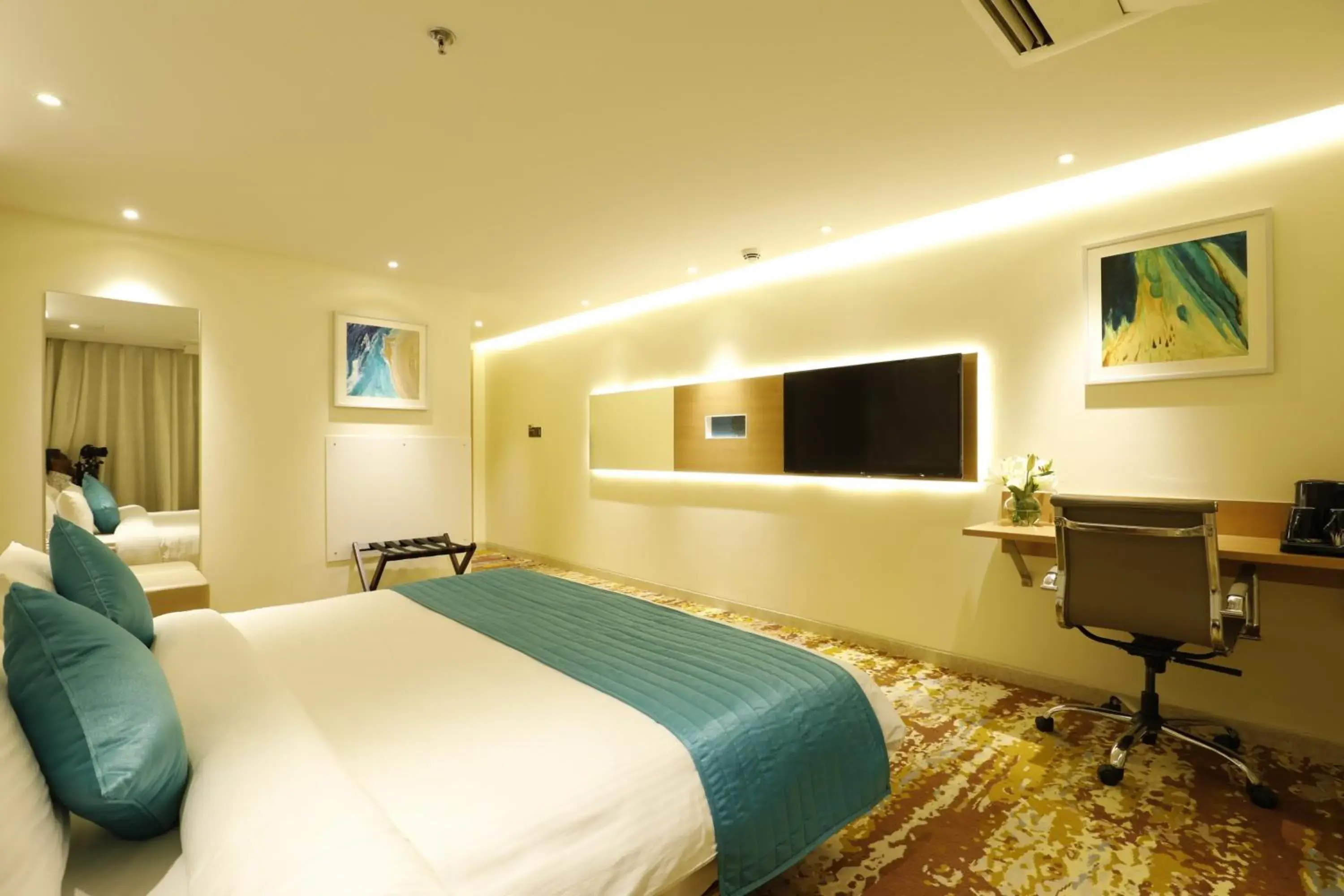 Family, Bed in Effotel by Sayaji Vadodara Family, Bed in Effotel by Sayaji Vadodara