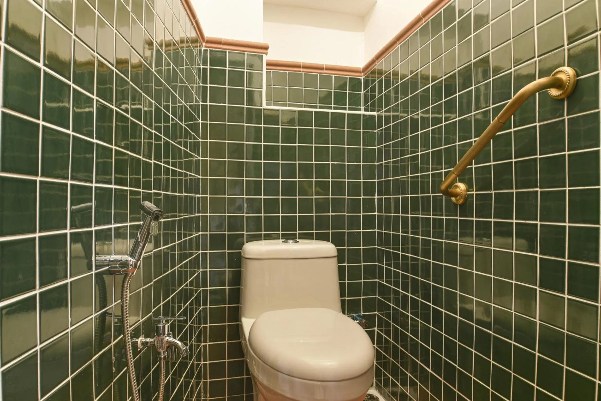 Toilet in Ohana House HQ