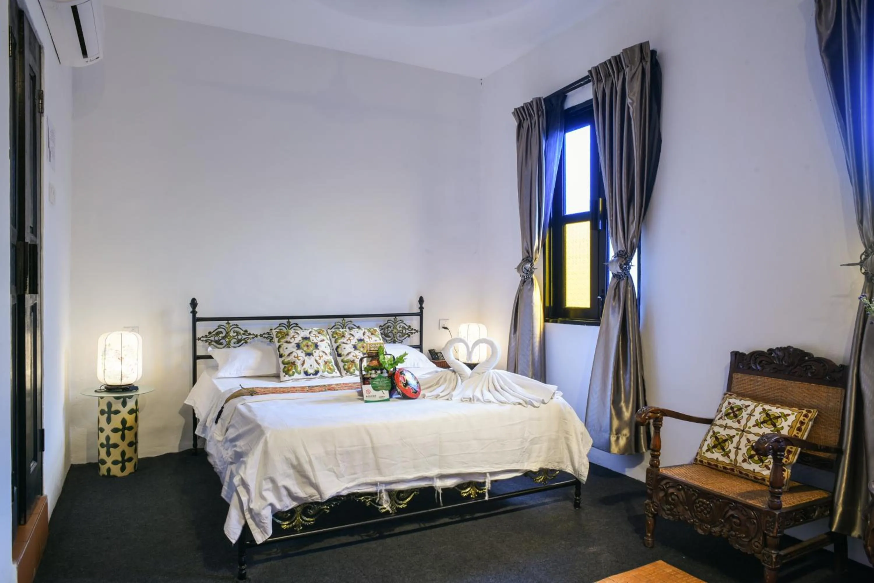 Bed in Ohana House HQ