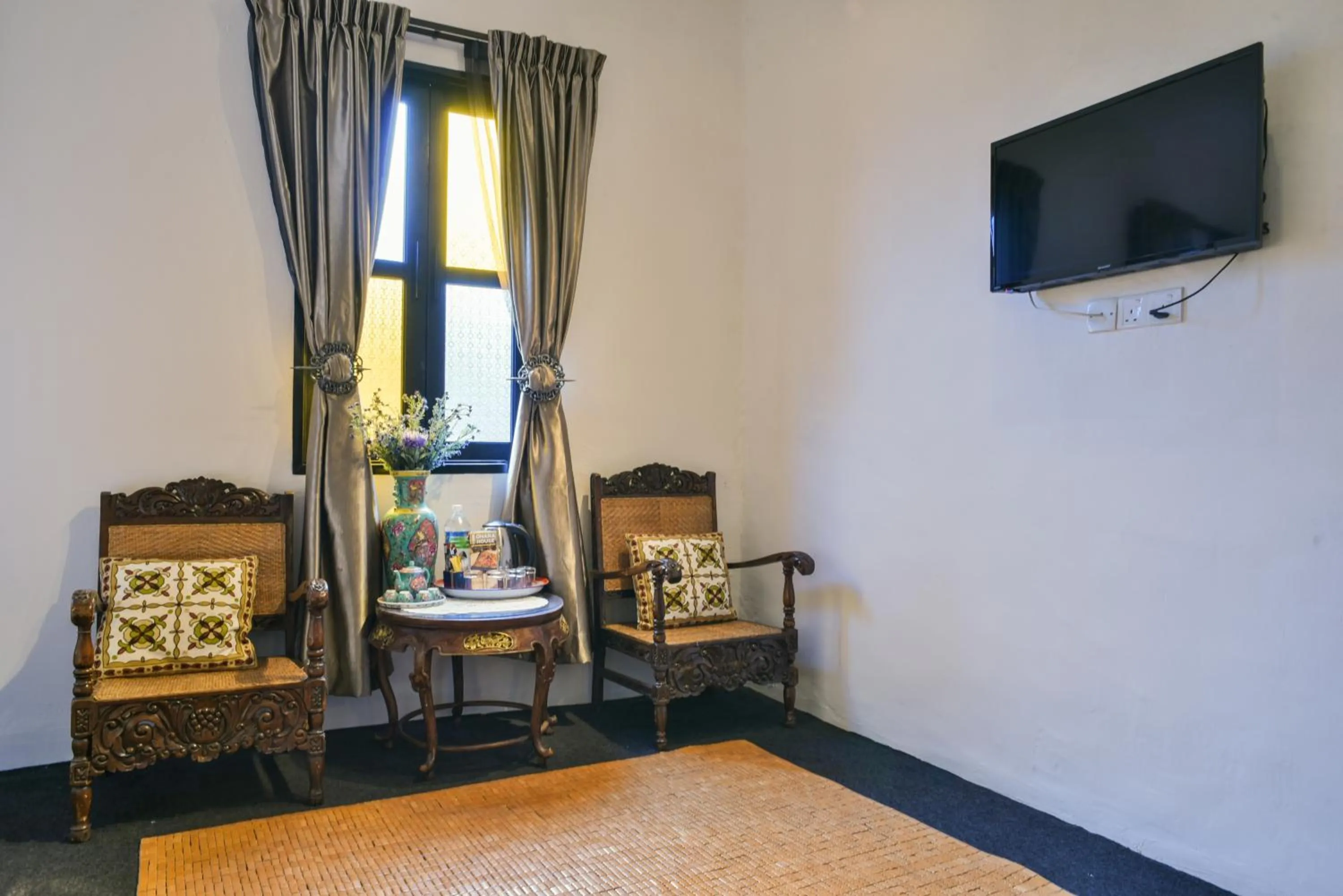 Bed in Ohana House HQ