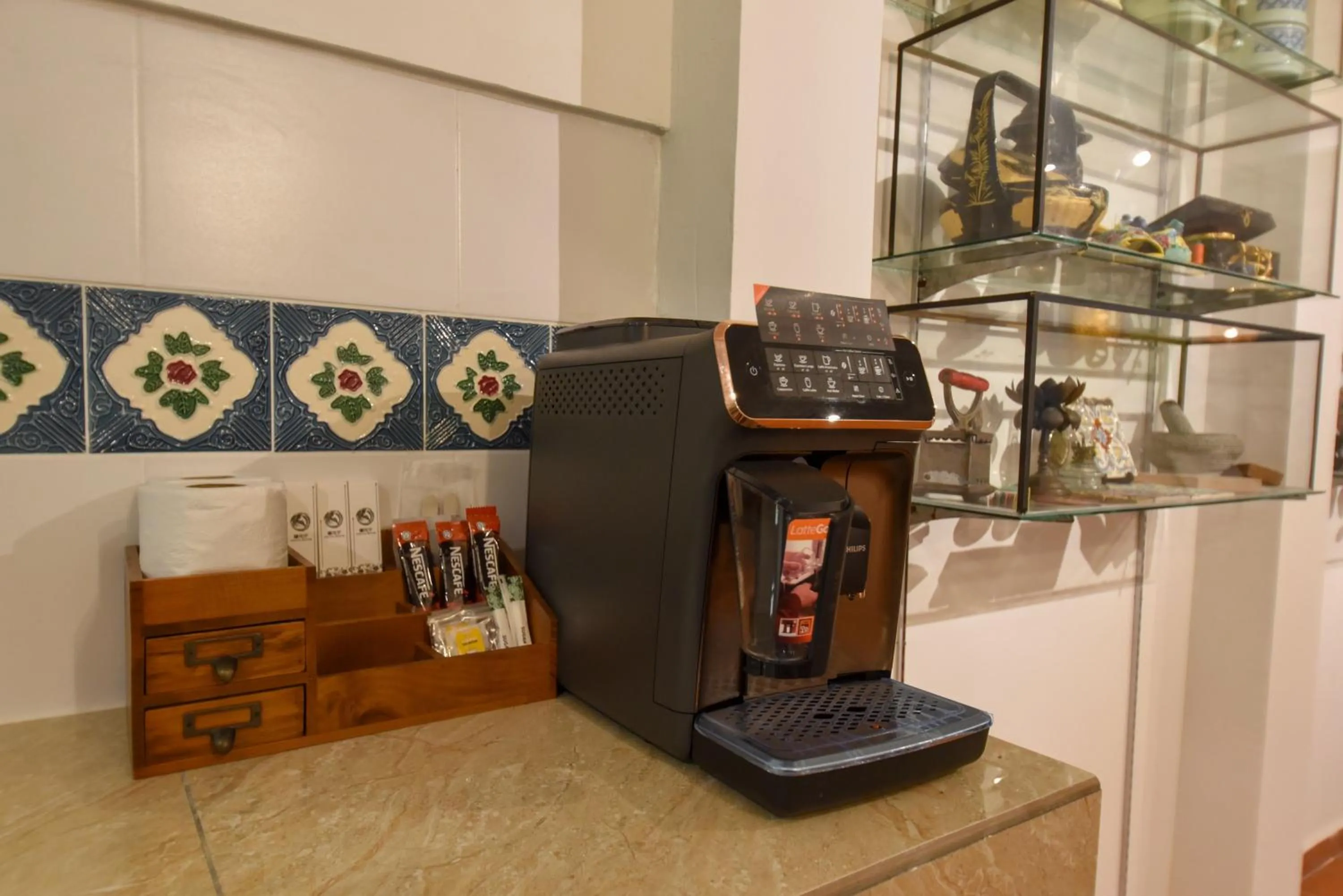 Coffee/tea facilities in Ohana House HQ