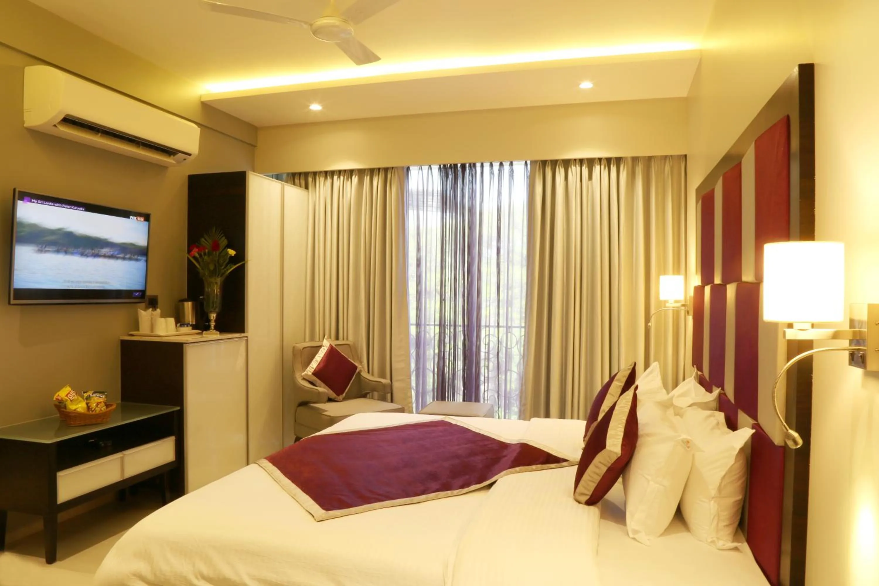 Bedroom, Bed in The Flora Grand, Vasco, Goa