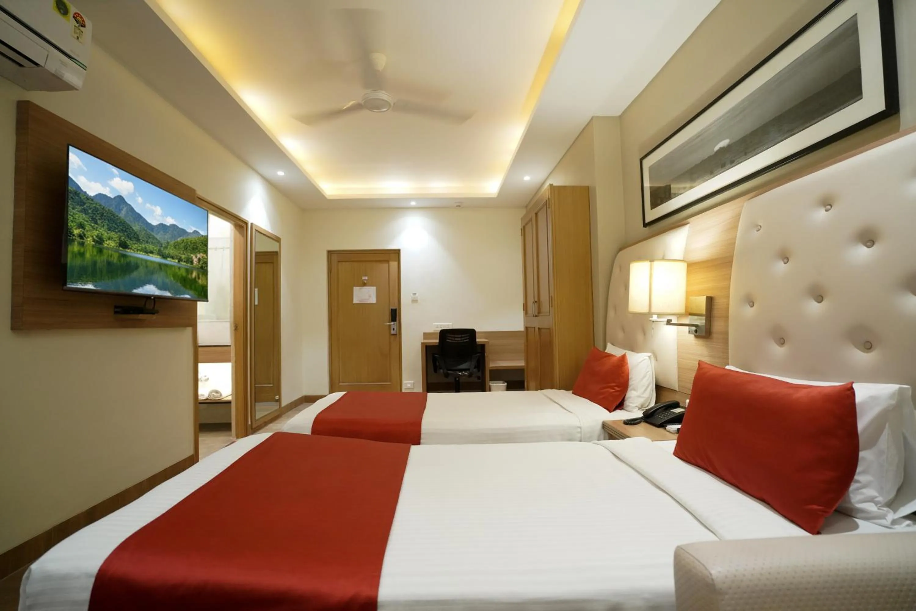 Bedroom, Bed in Kalinga Hotel