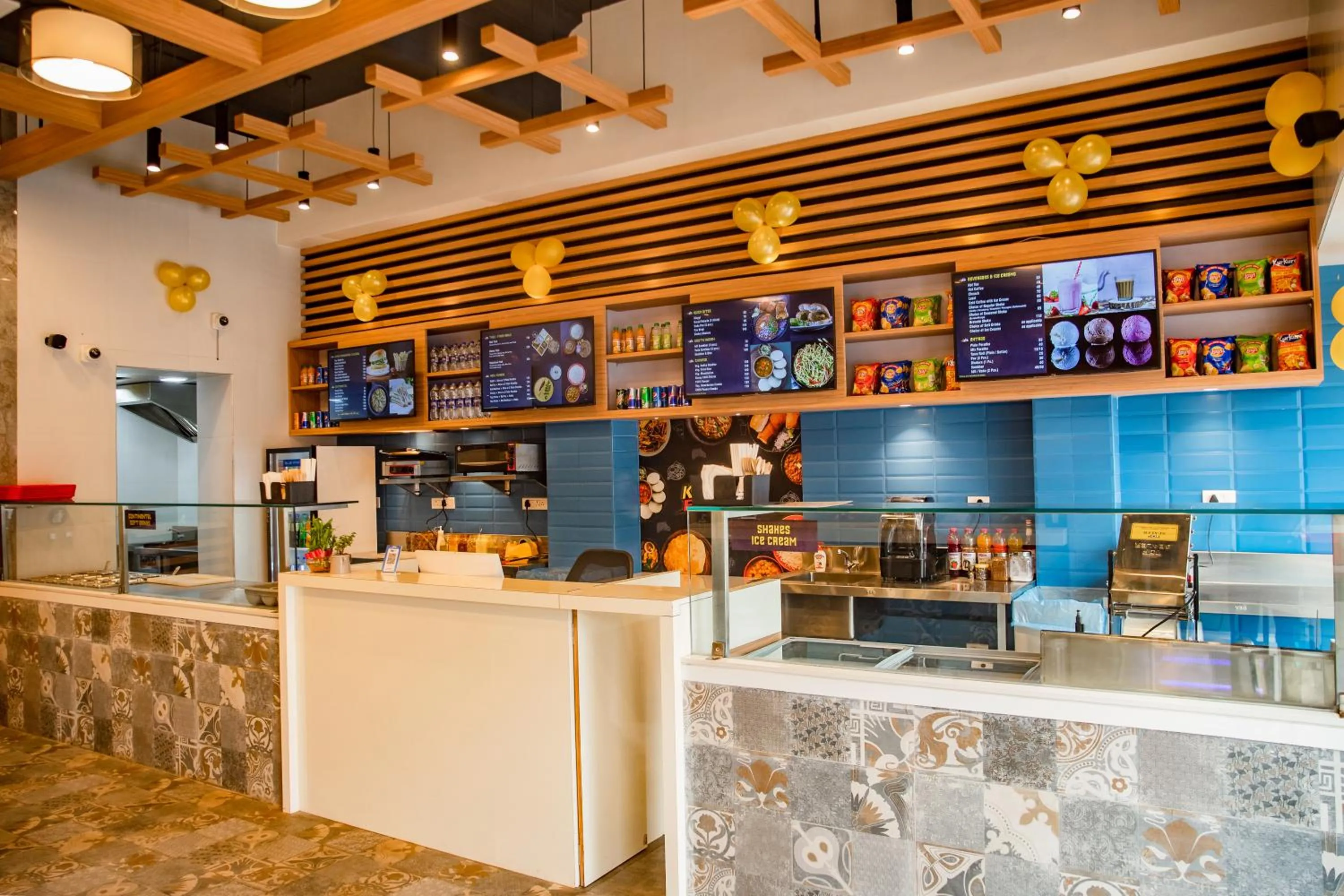 Restaurant/places to eat in Kalinga Hotel