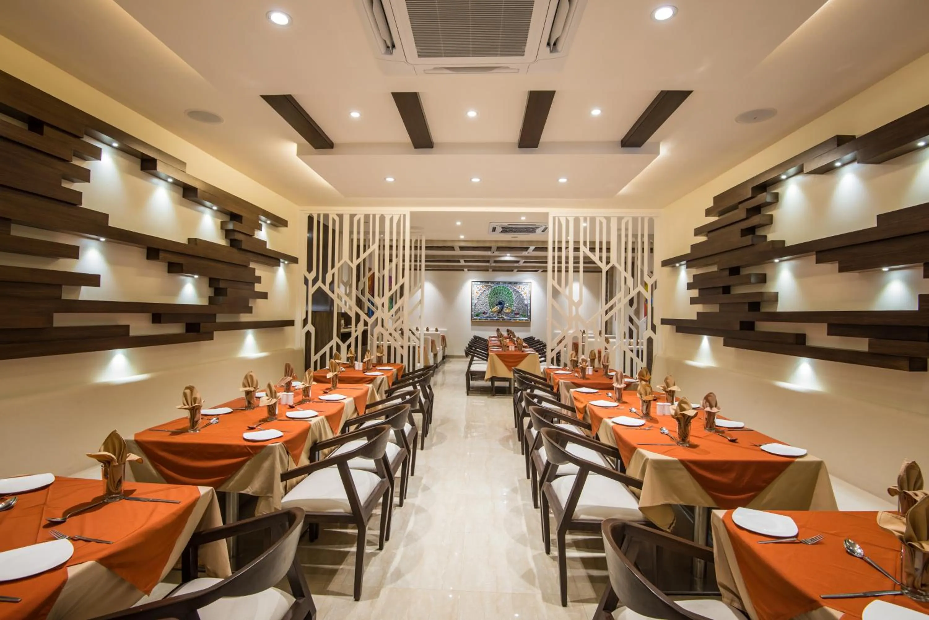 Restaurant/places to eat in Kalinga Hotel