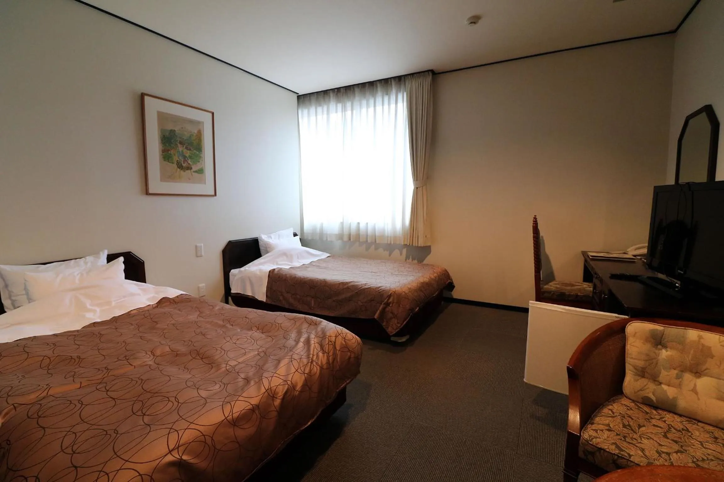 Photo of the whole room in Hotel Zurich Toho 2001