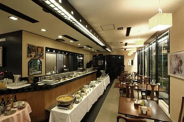 Restaurant/Places to Eat in Hotel Zurich Toho 2001