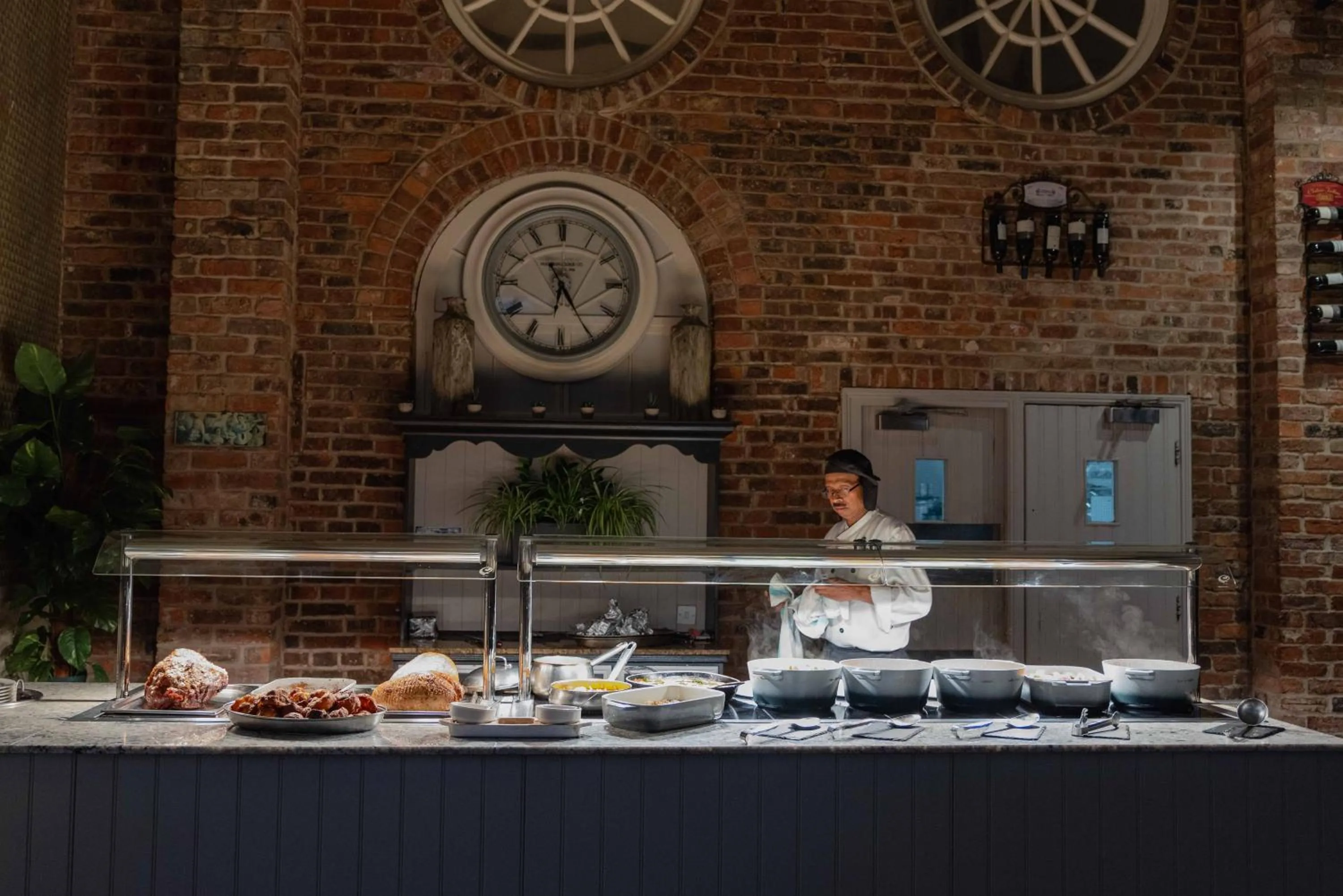 Restaurant/places to eat in The Bridge Hotel and Spa