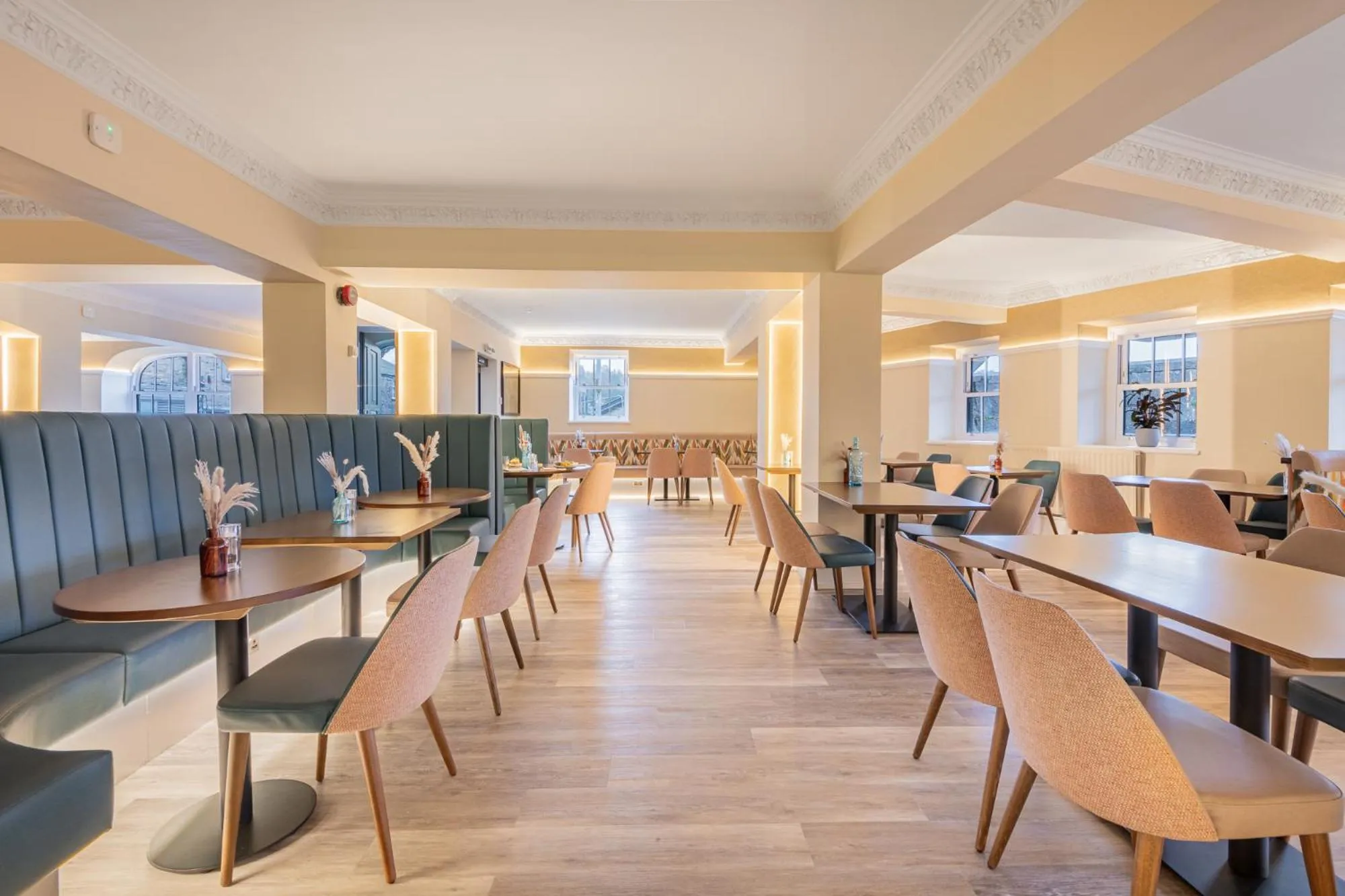 Lounge or bar in The Riverside