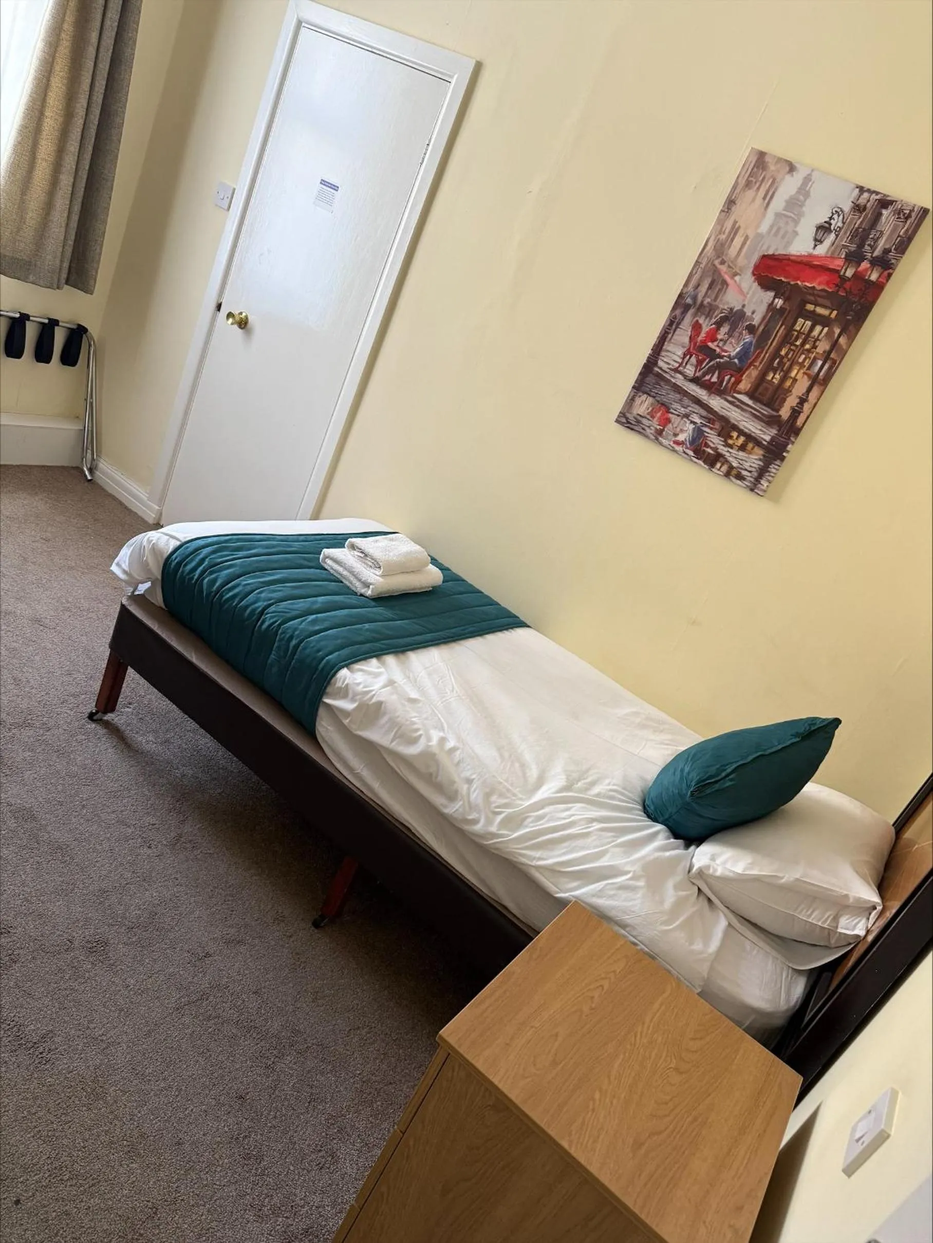 Bedroom, Bed in The Savoy Hotel