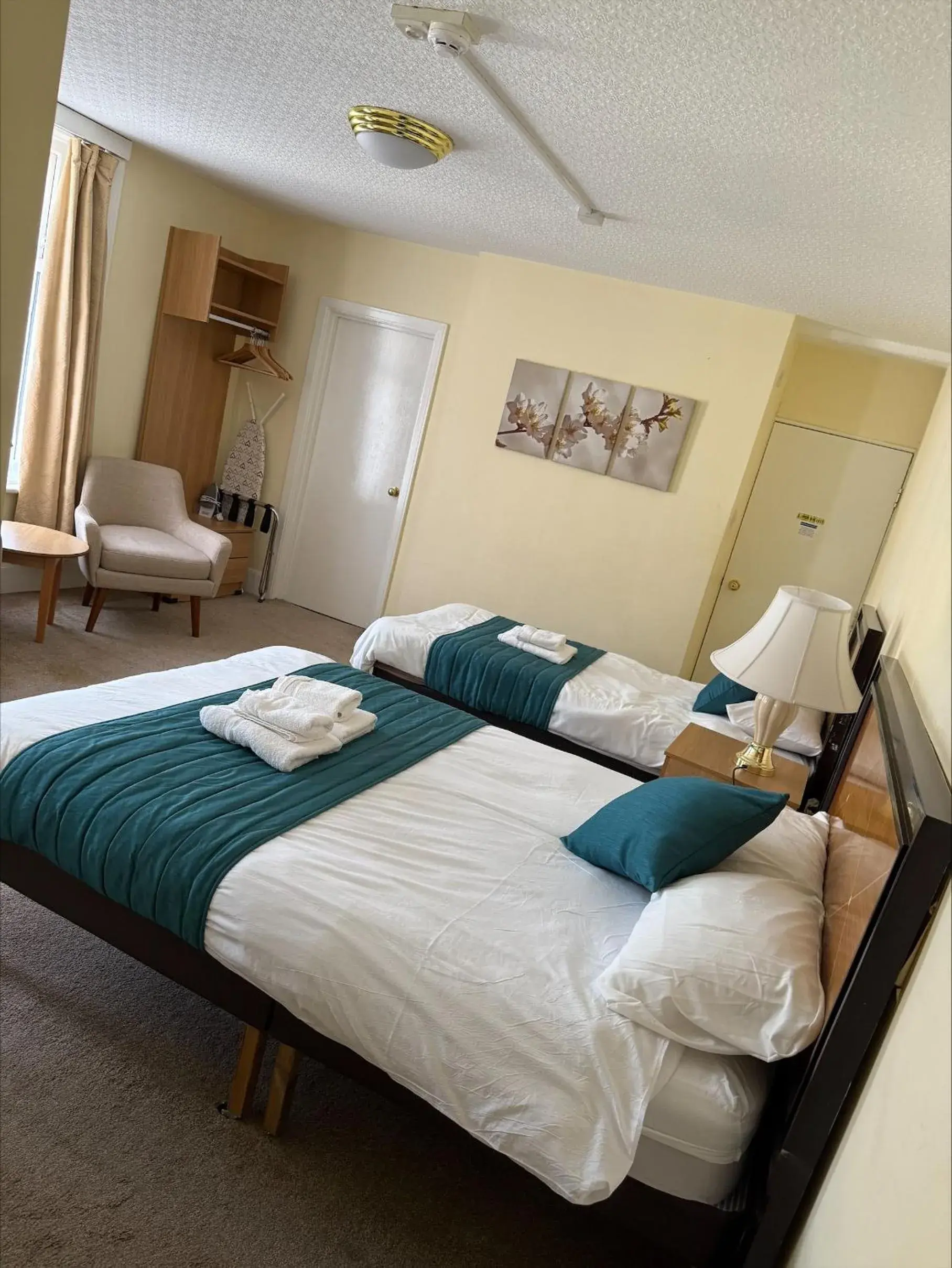 Bathroom, Bed in The Savoy Hotel Bathroom, Bed in The Savoy Hotel