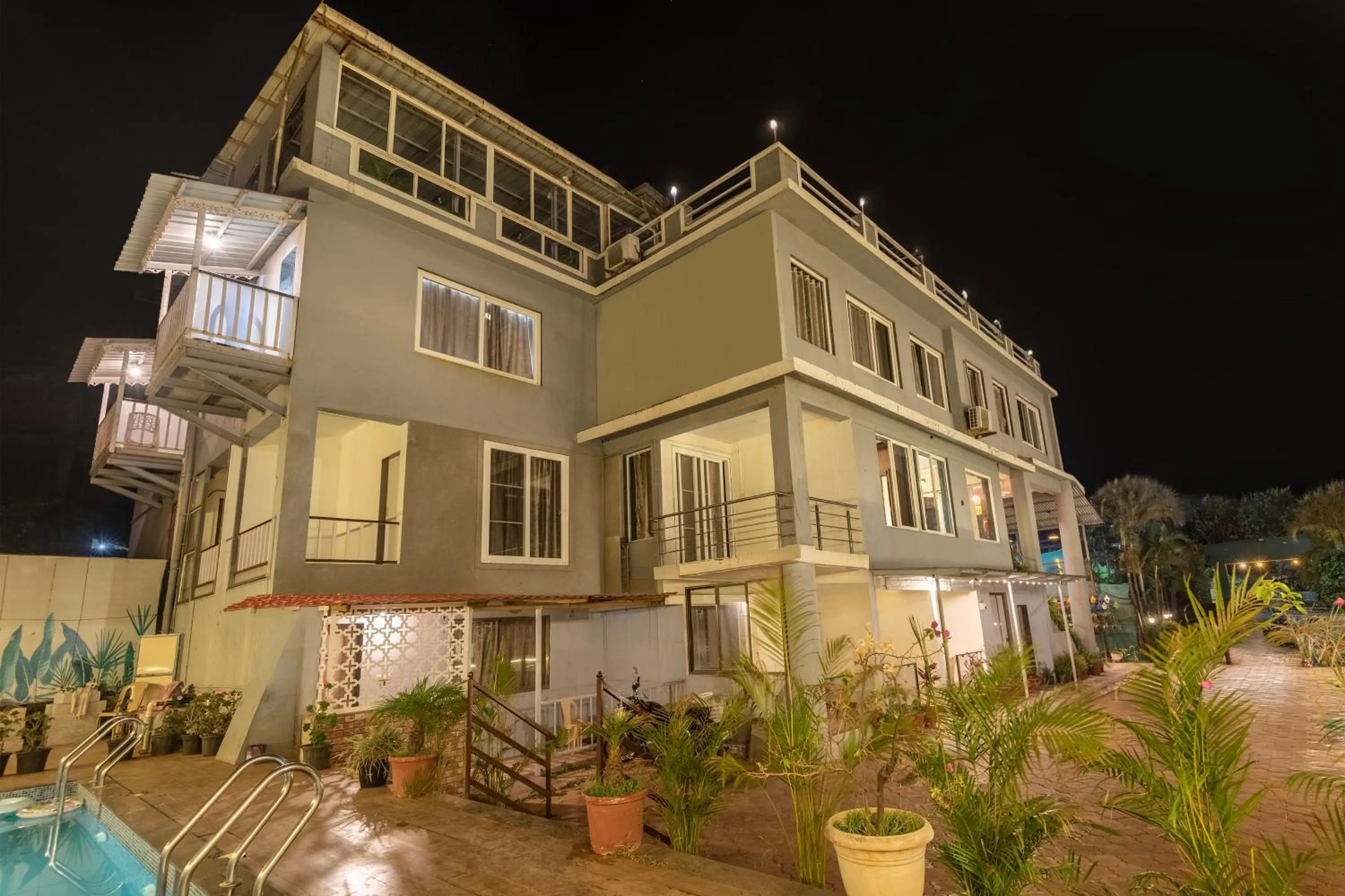Property building in Treebo Kuber Palace with Swimming Pool
