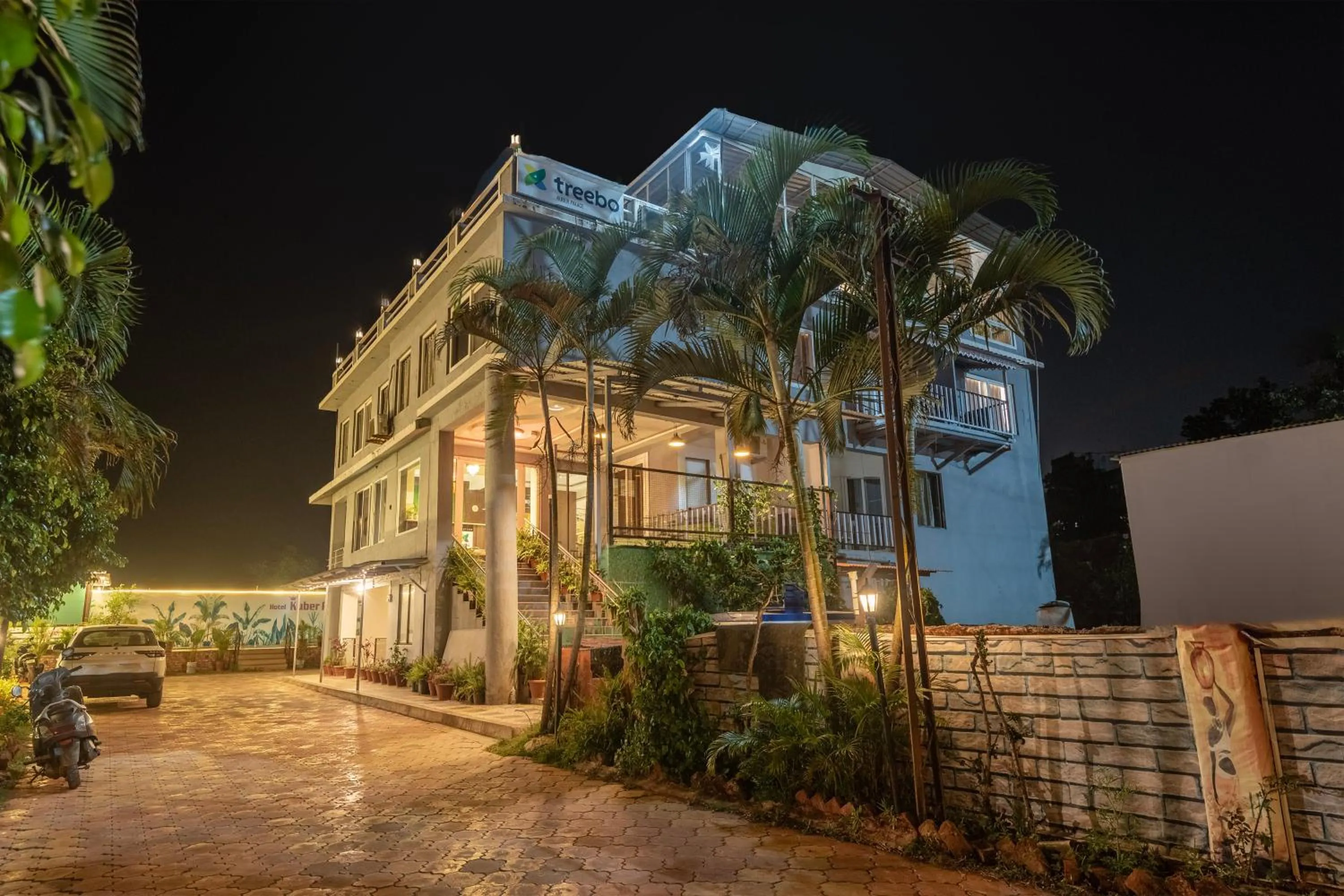 Property building in Treebo Kuber Palace with Swimming Pool