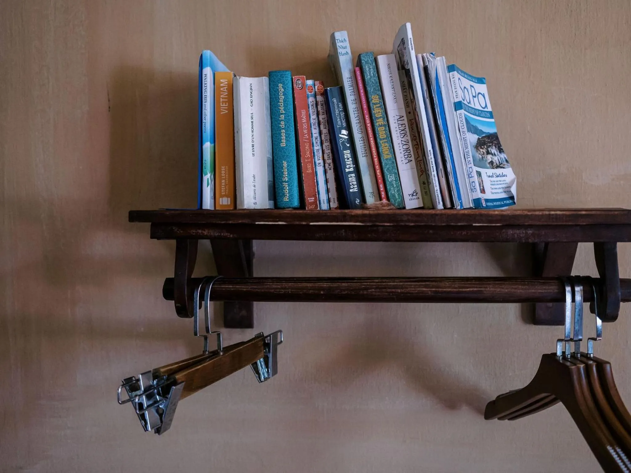 Library in An Villa boutique resort