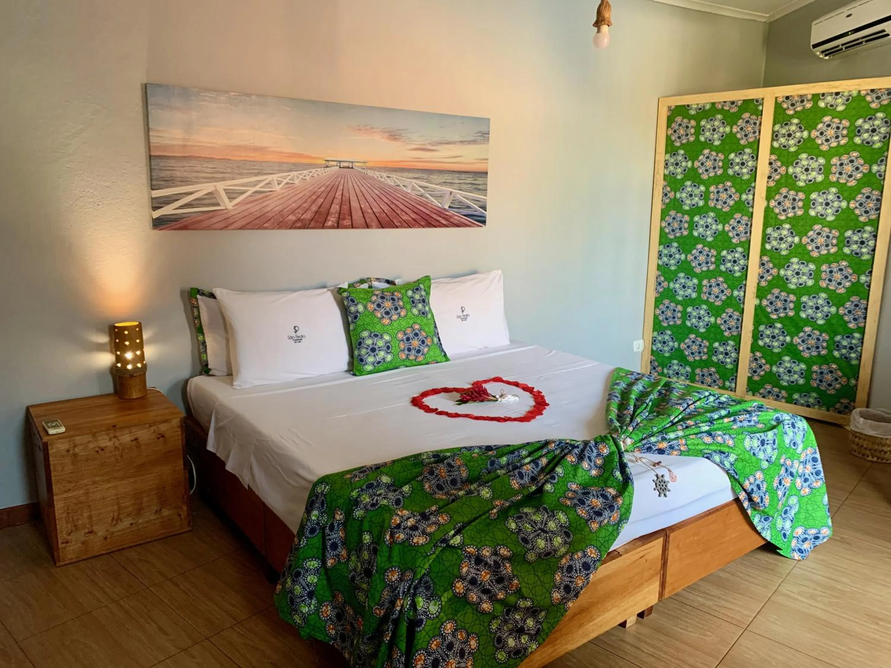 Bed in São Pedro Guesthouse